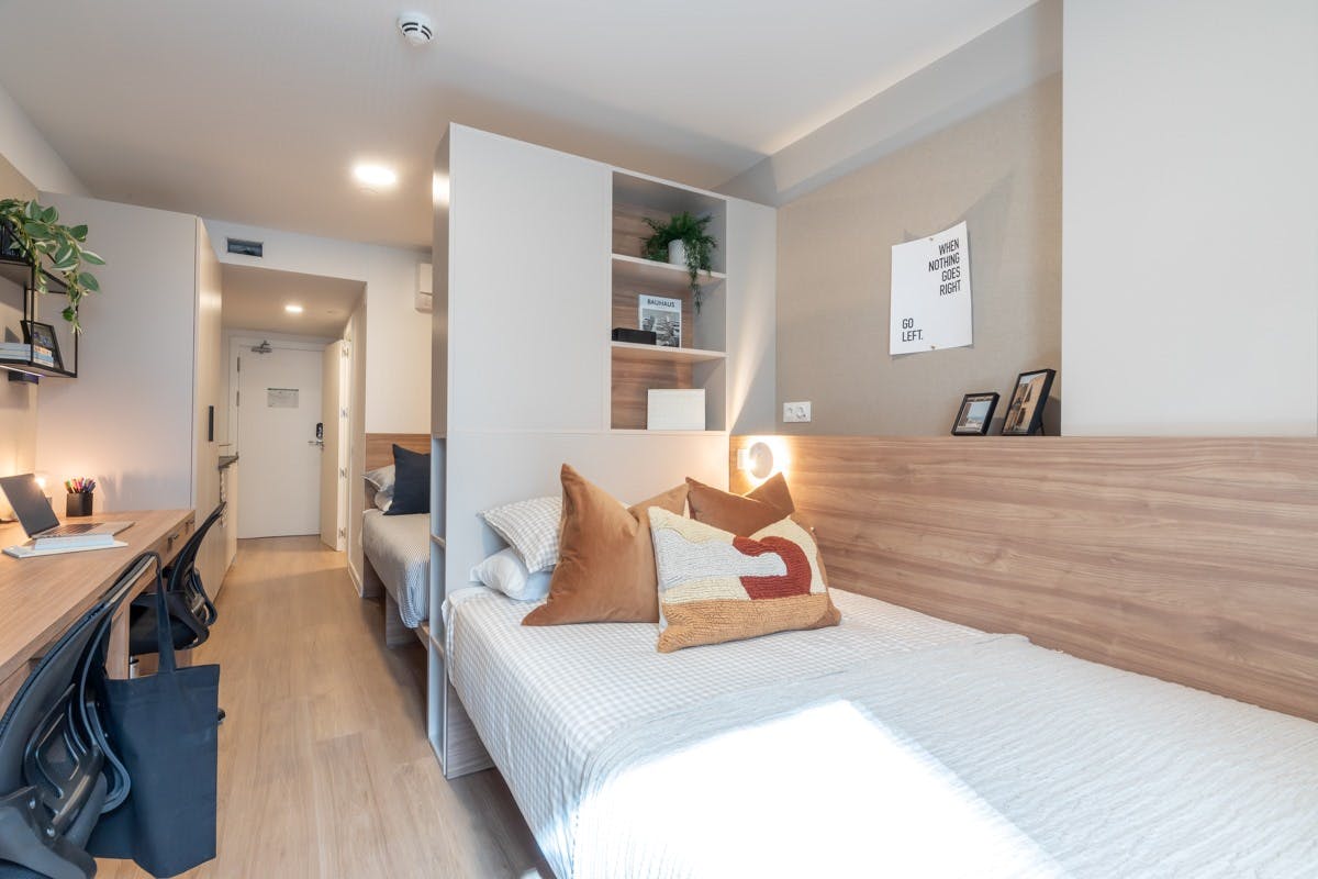 Chambre partagée à louer pour 1 212 €/mois à Madrid, Paseo de la Florida