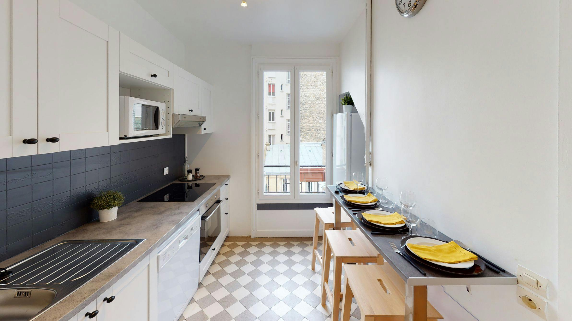 Private room for rent on Rue Linois, Paris - Plus