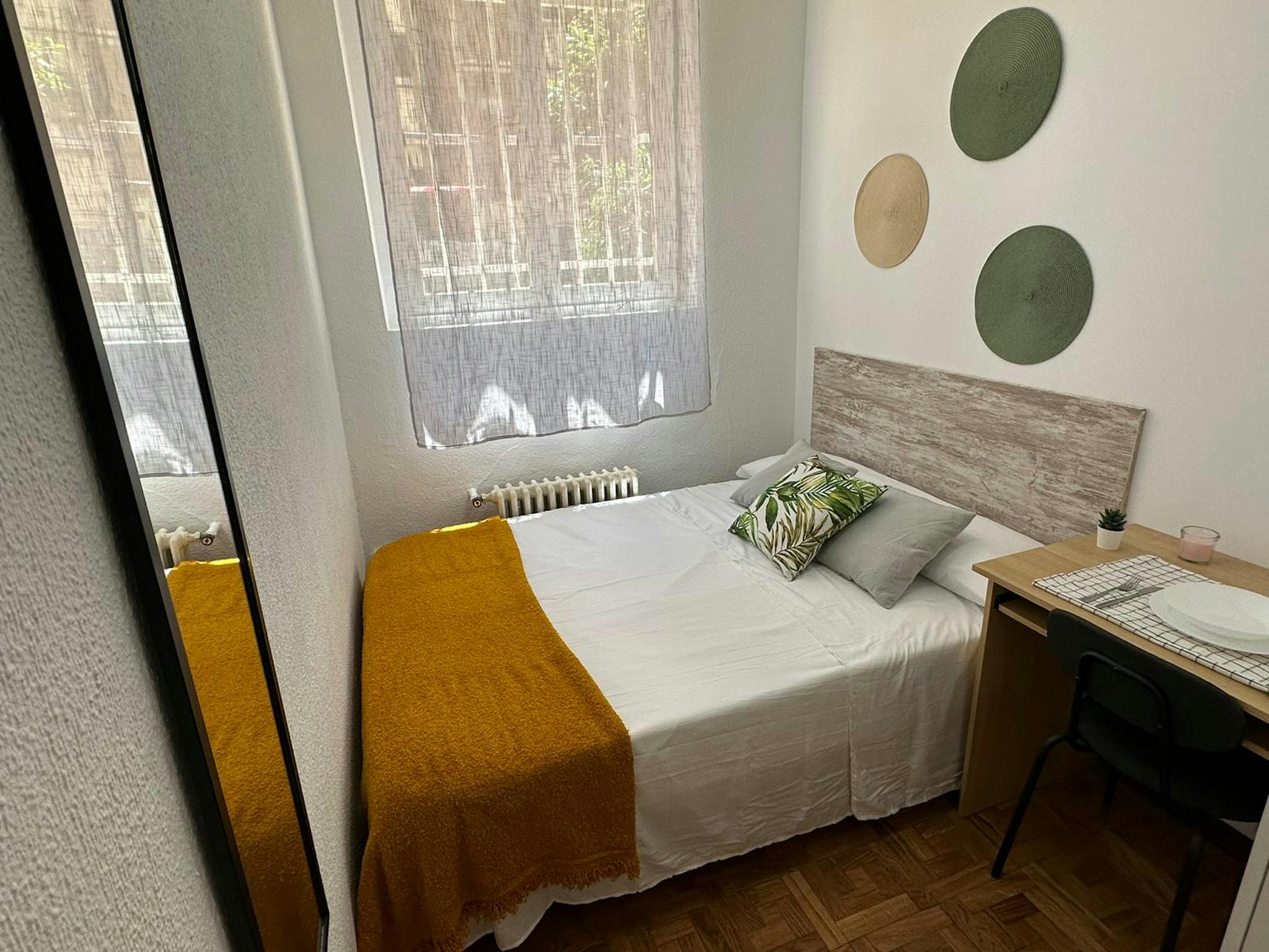 Calle de la Infanta Mercedes, Madrid preview