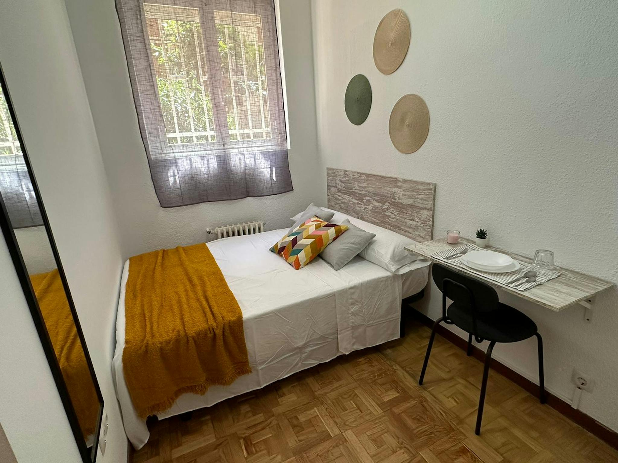 Calle de la Infanta Mercedes, Madrid preview