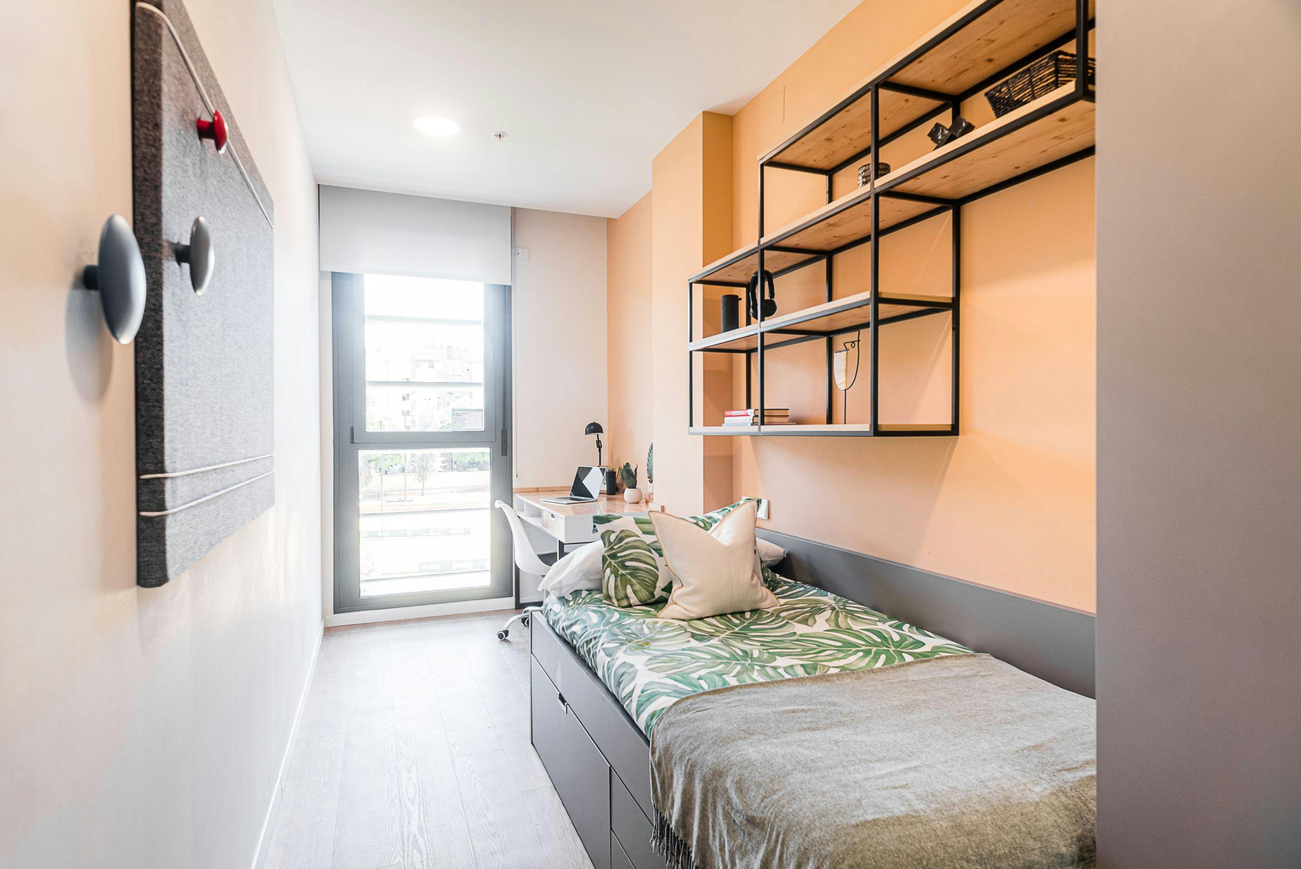 Calle Plácido Fernández Viagas, Sevilla Sevilla