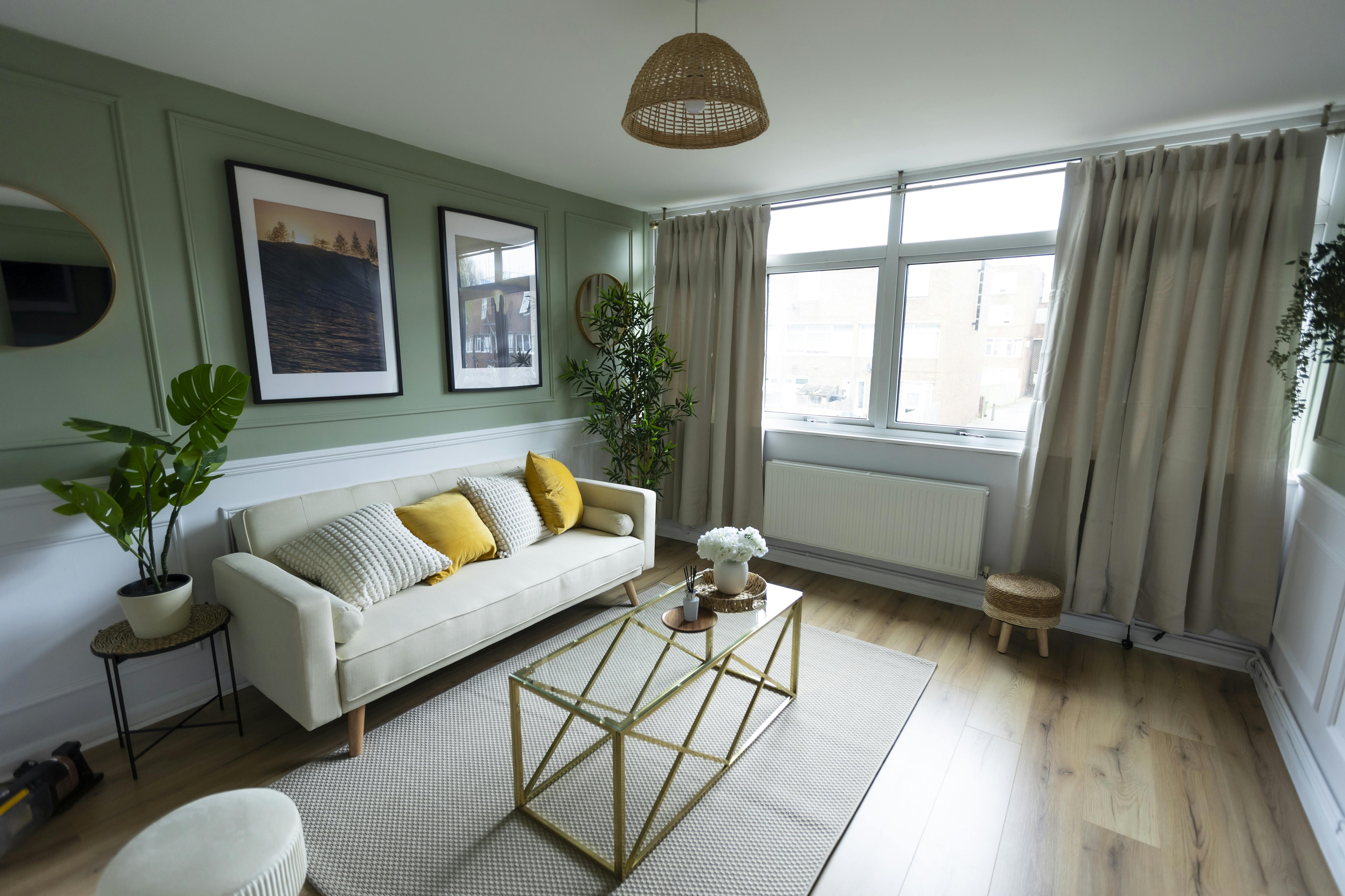 Apartment for rent for £4,500 per month in London, Owen Close