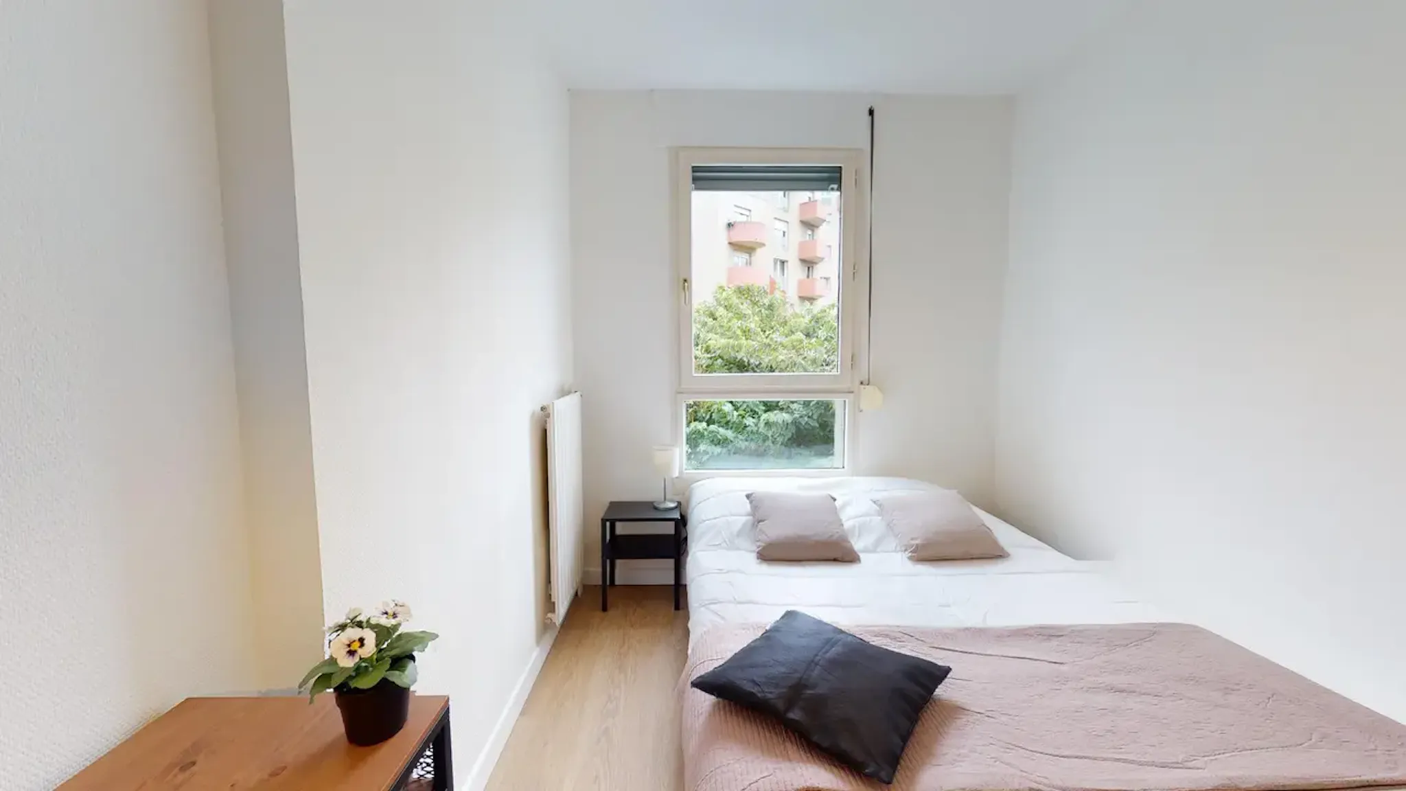 Avenue Antoine Dutriévoz, Villeurbanne preview