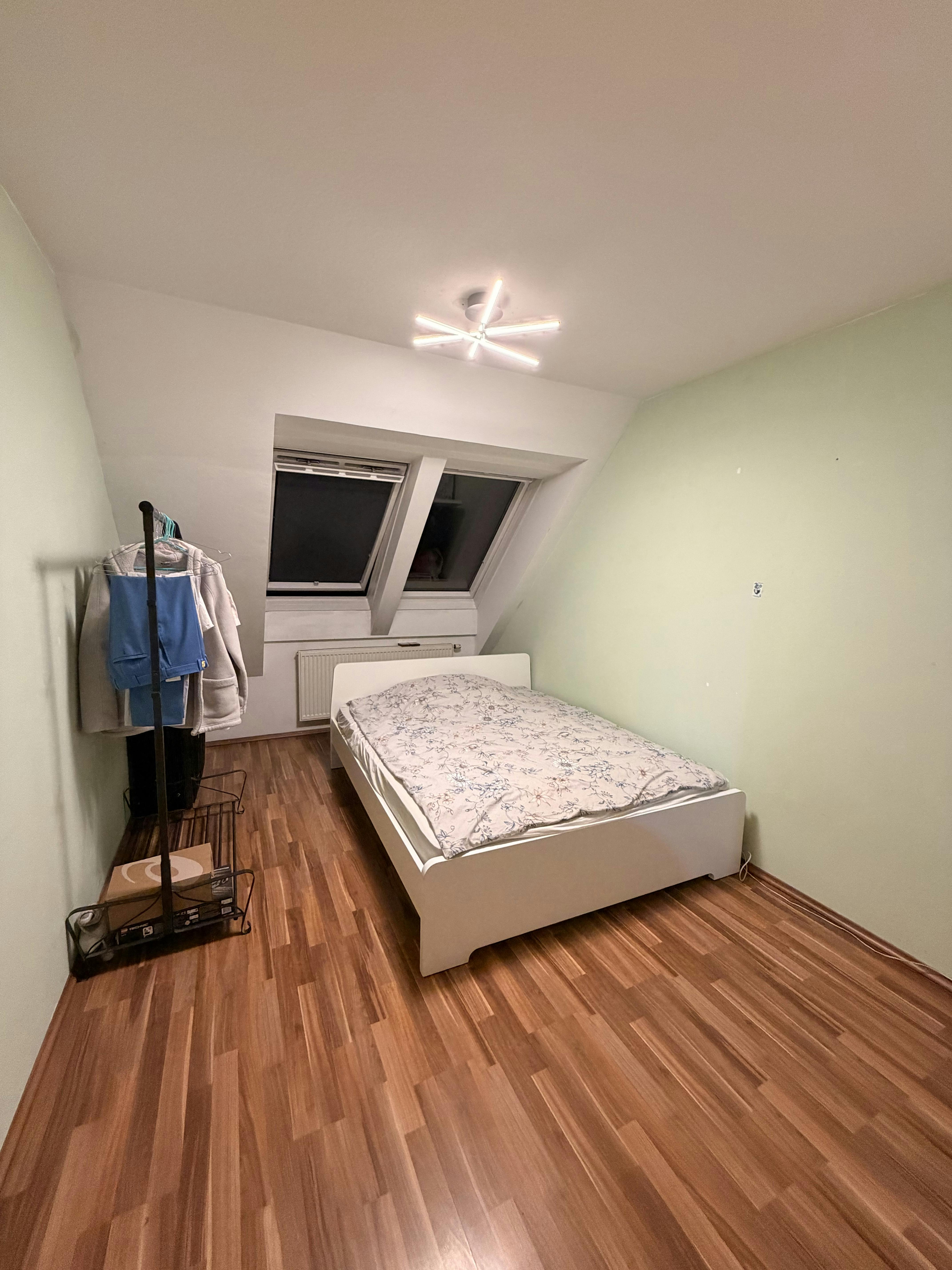 Donaufelder Straße, Vienna preview