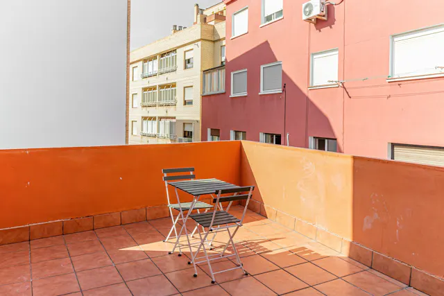 Private room in Calle Portugal, Zaragoza (1548122) room image 1