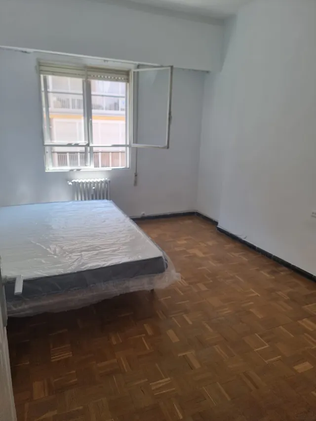 Private room in Calle Doctor Camilo Calleja, Valladolid (1548127) room image 1