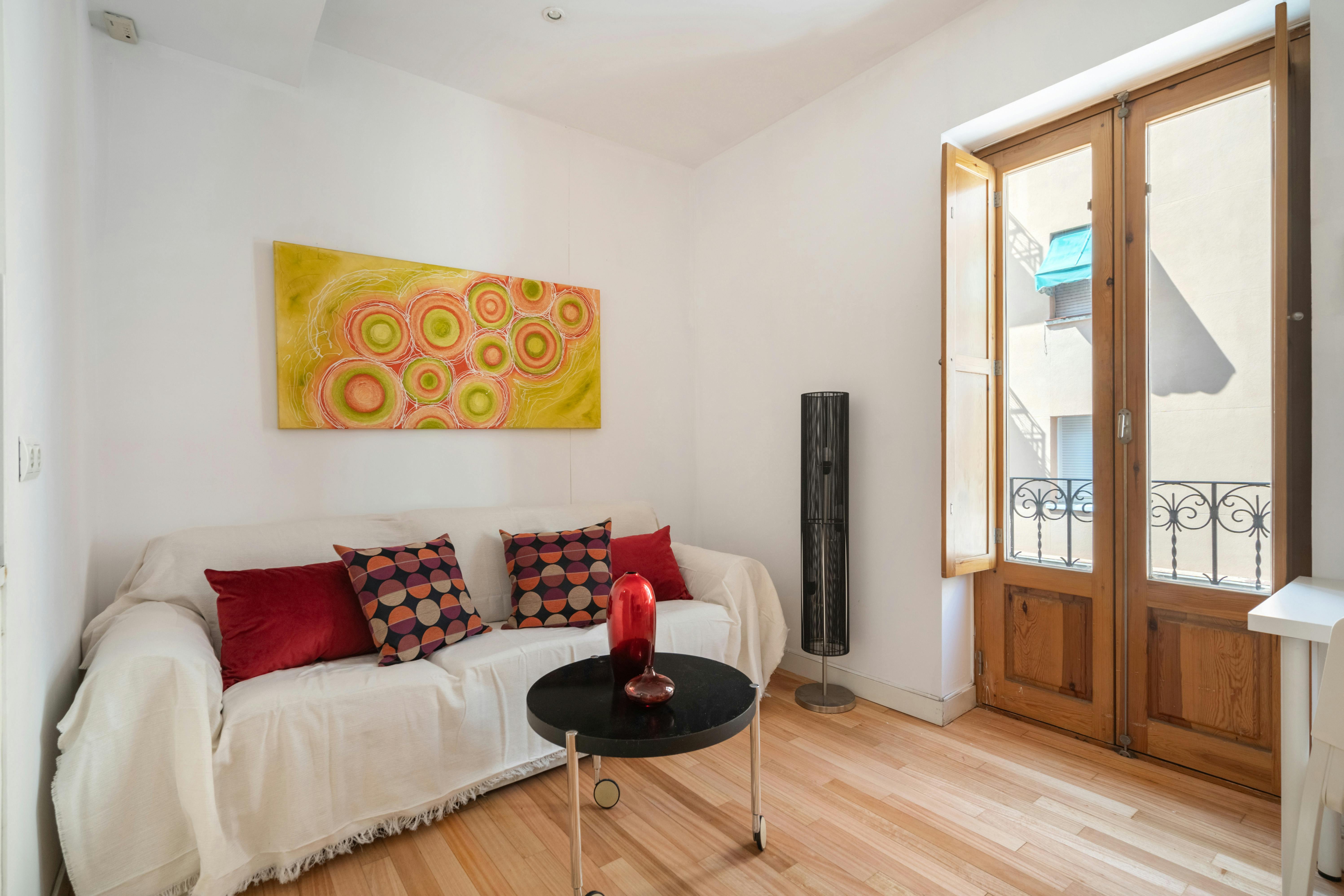 Студия сдается в аренду за 895 € в месяц в Madrid, Calle de Doña Urraca