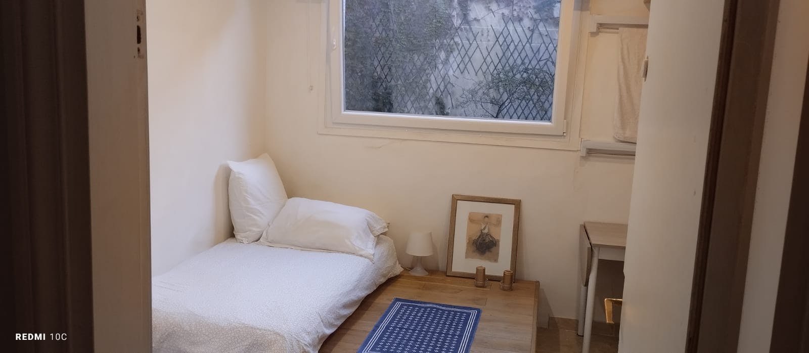 Studio for rent for €850 per month in Paris, Avenue Marceau