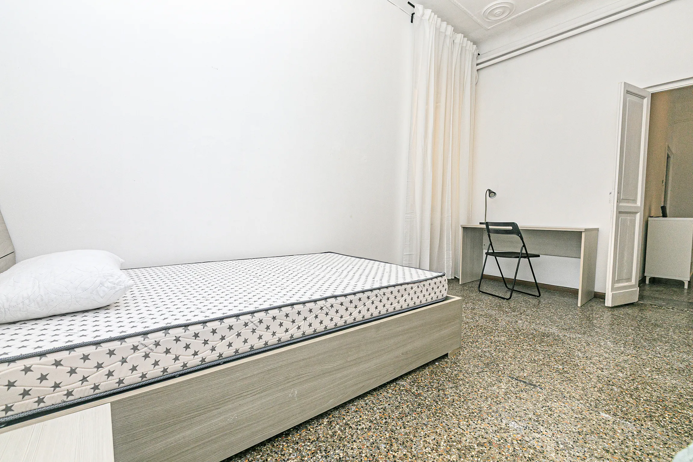 Private room in Via Paride Salvago, Genoa 4