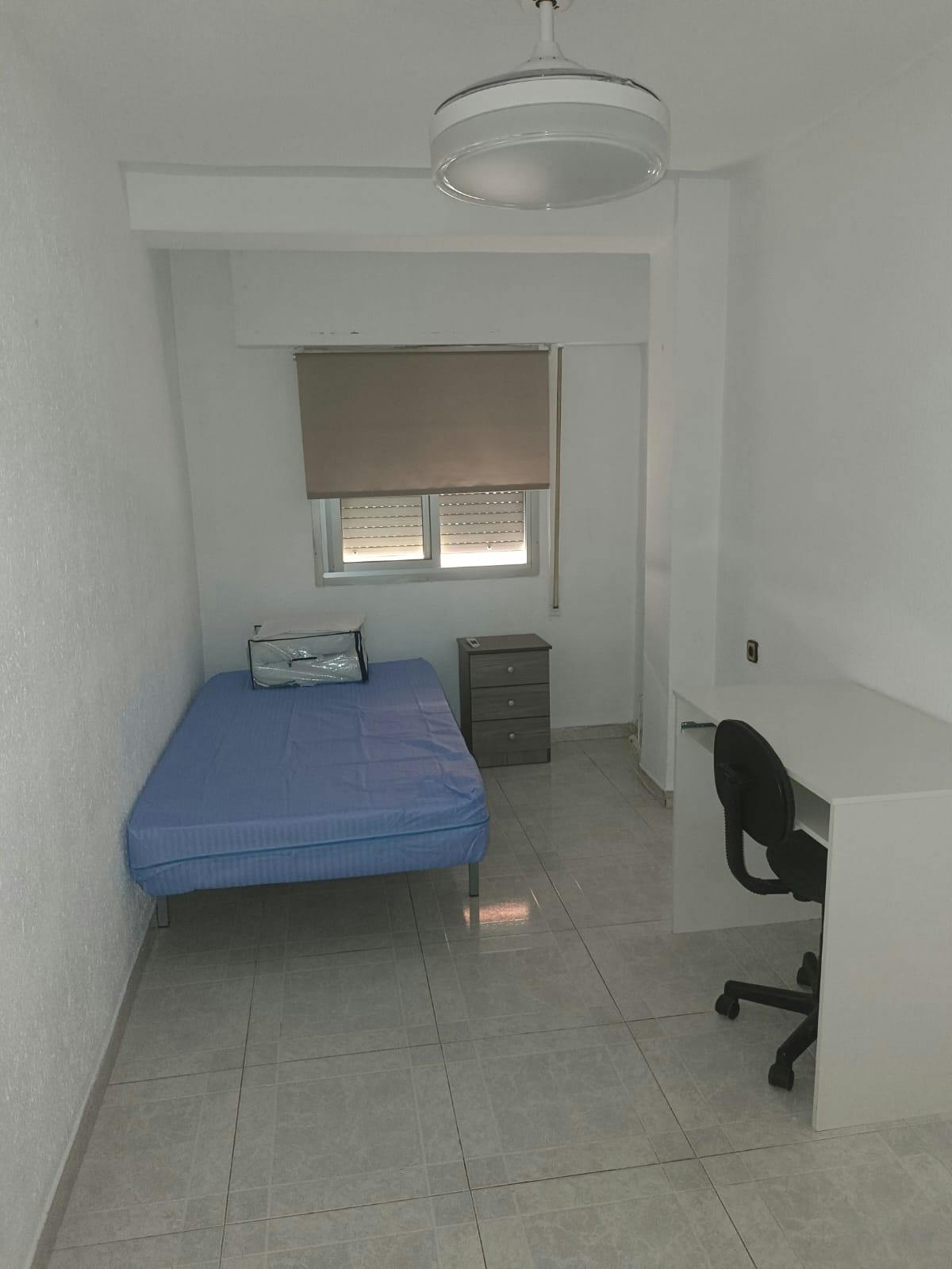 Private room for rent for €320 per month in Murcia, Calle Maestra María Maroto