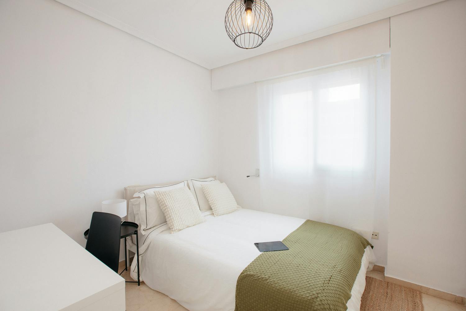 Private room for rent for €575 per month in Valencia, Calle Jesús