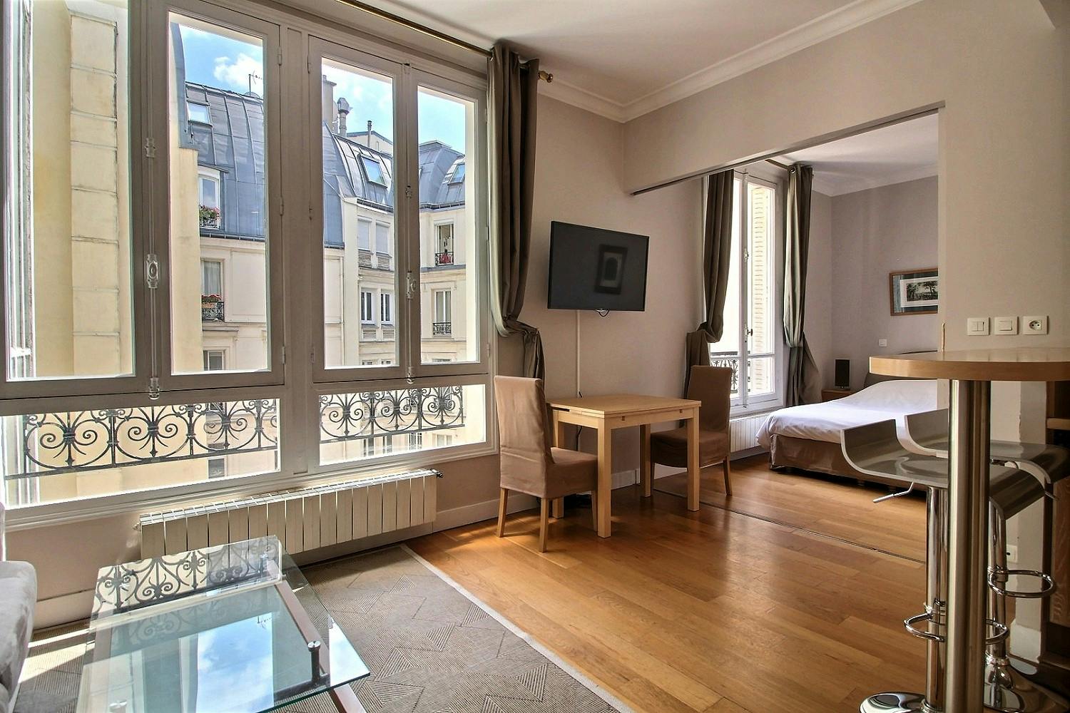 Appartement – Paris, Faubourg Saint-Honoré - Plus