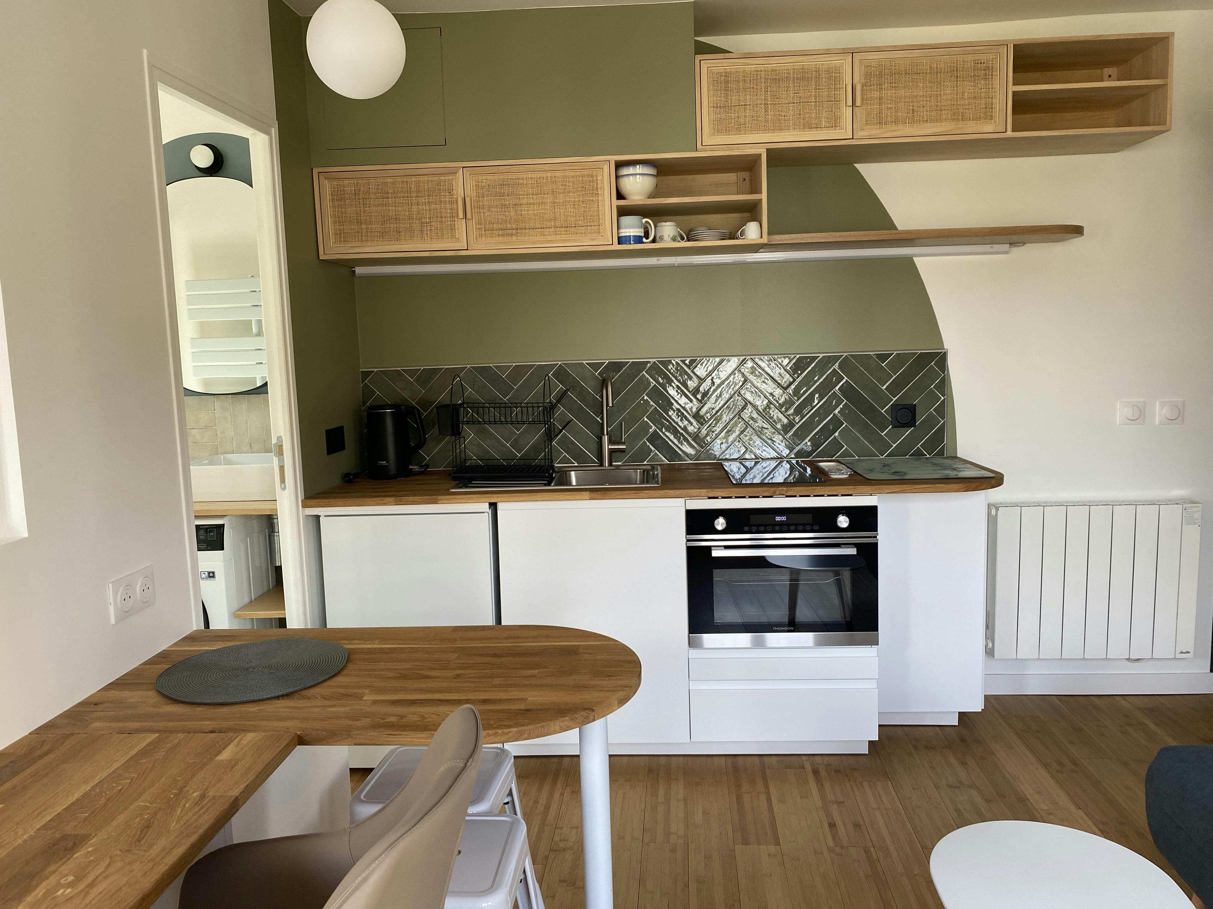 Studio for rent for €1,200 per month in Paris, Rue de Patay