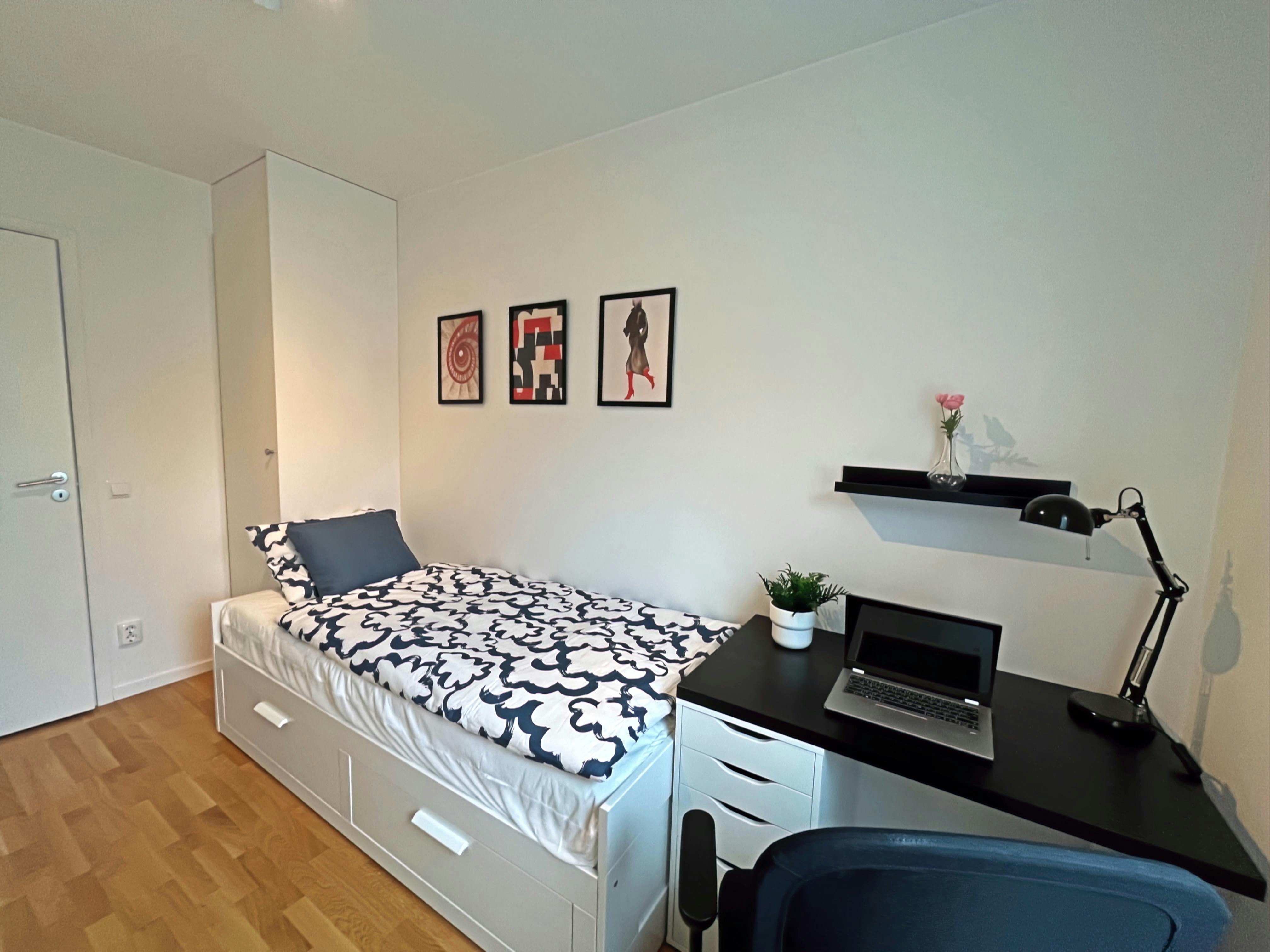 Chambre privée à louer pour 6 260 SEK/mois à Järfälla, Barkarbyvägen