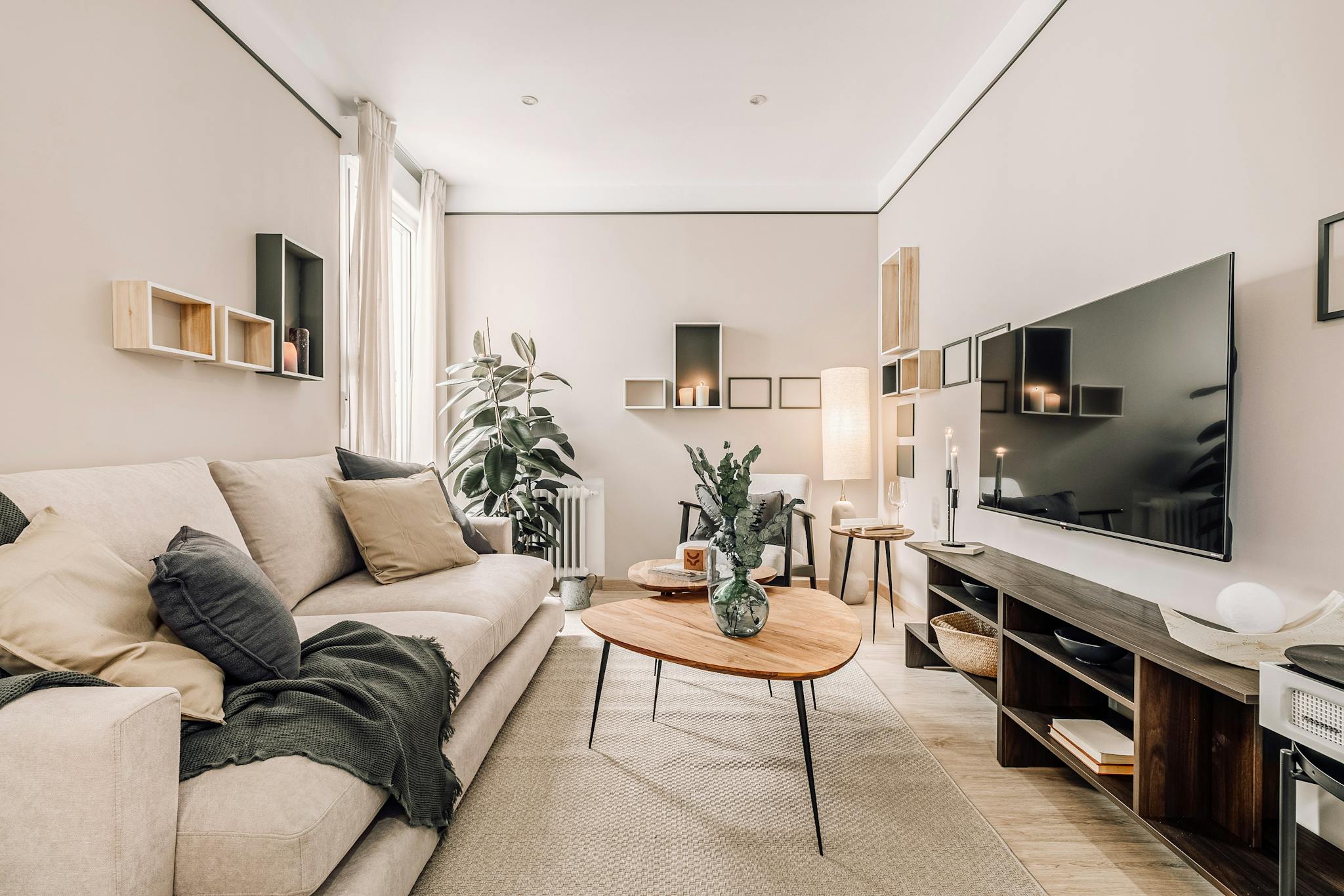 Calle Luchana, Madrid preview