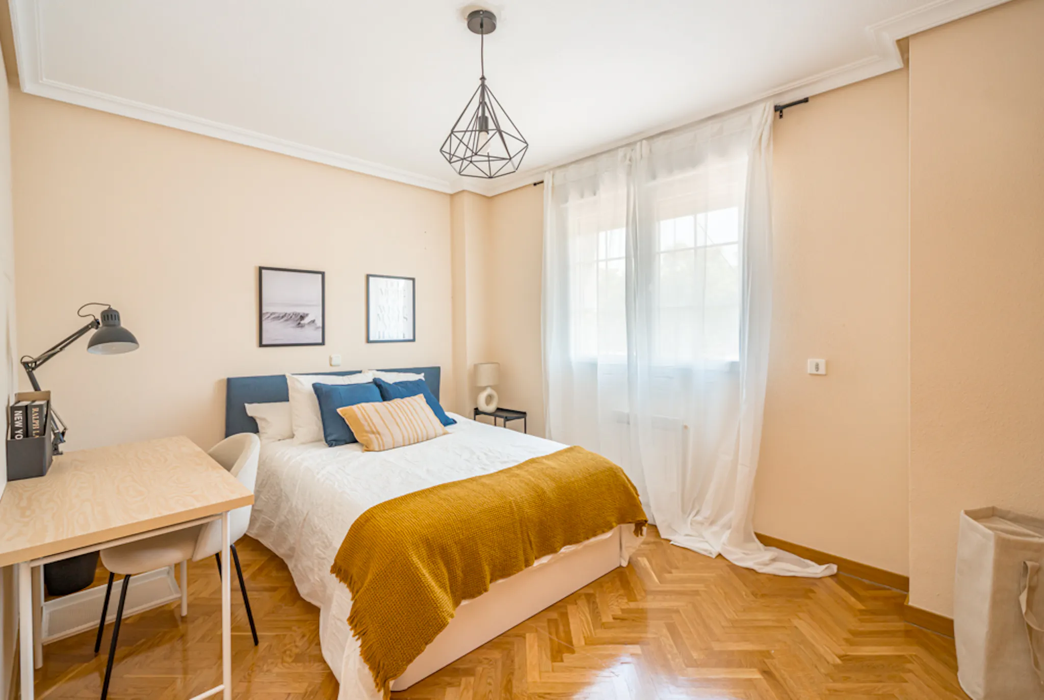 Calle de Villaamil, Madrid preview