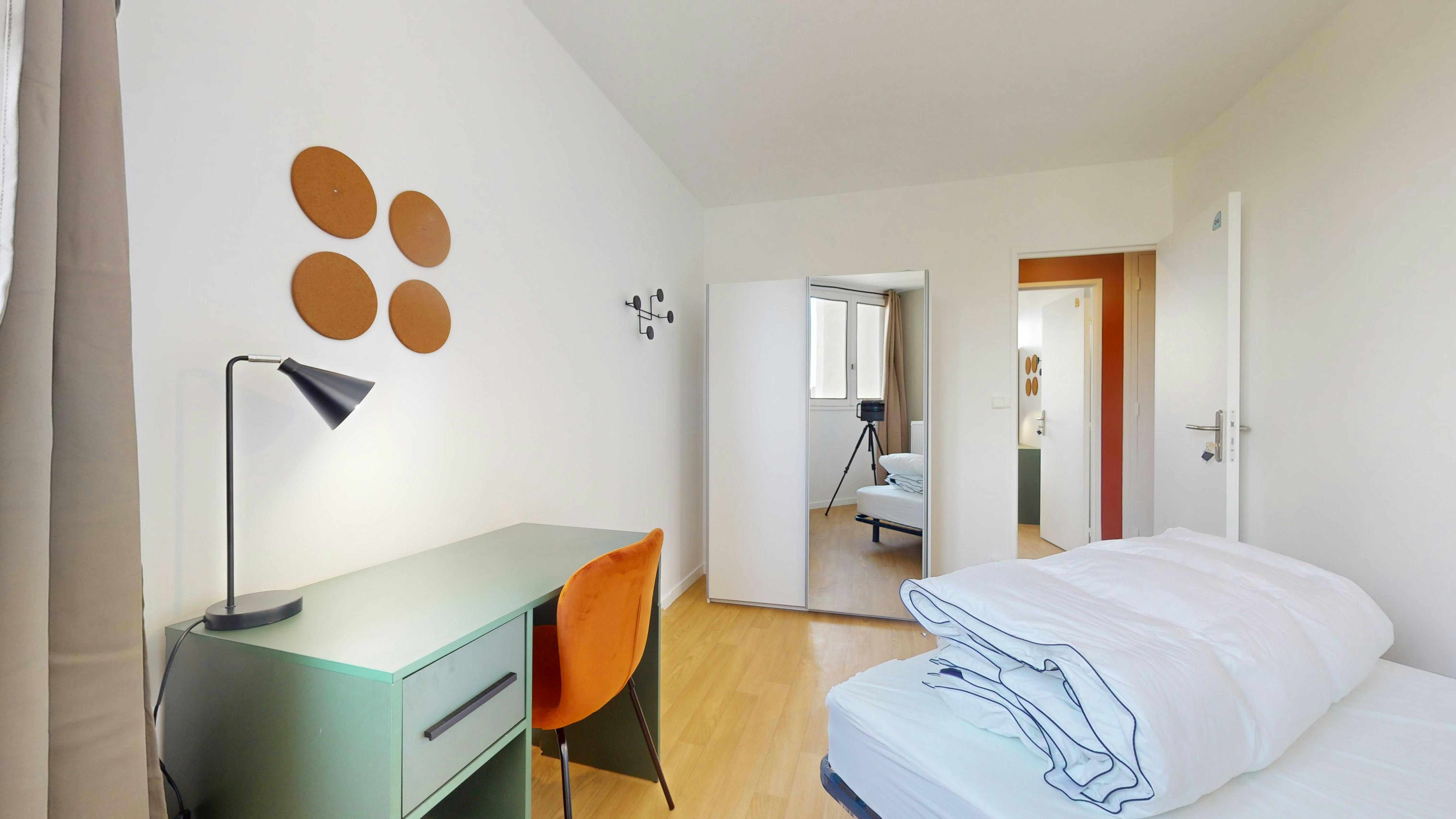 Chambre privée à louer pour 717 €/mois à Créteil, Villa du Petit Parc