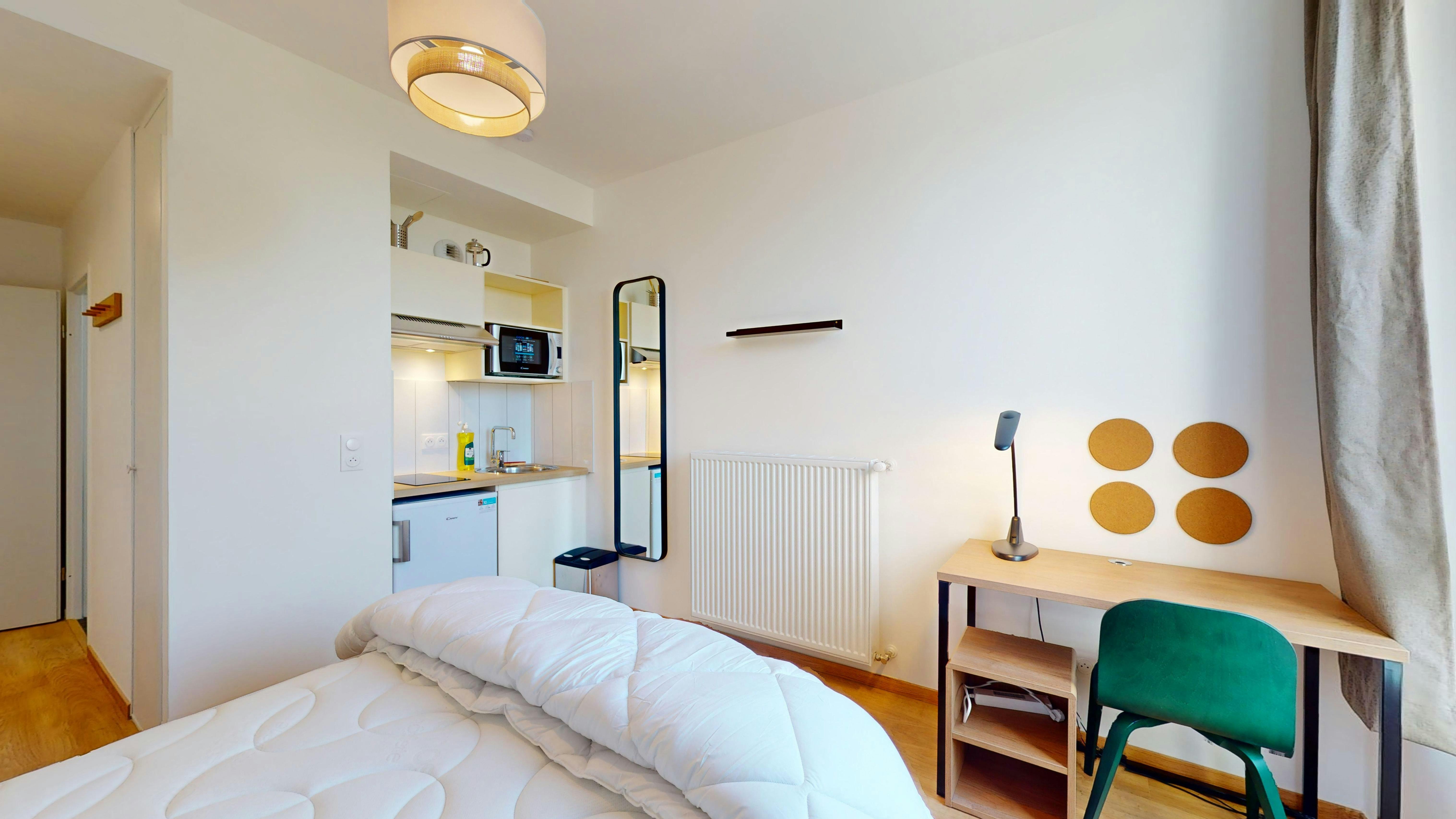 Apartment Cergy, 1 bed, 19m² — photo 131