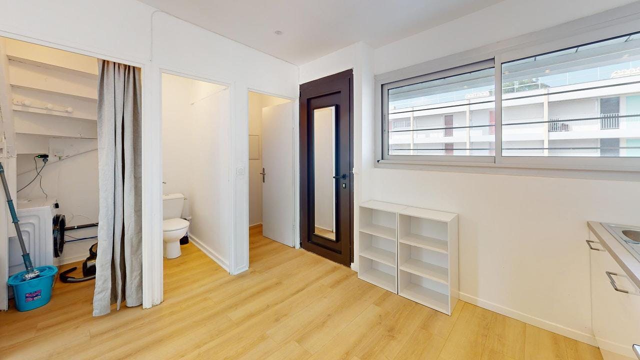 Apartment Pessac, 1 bed, 12m² — photo 6