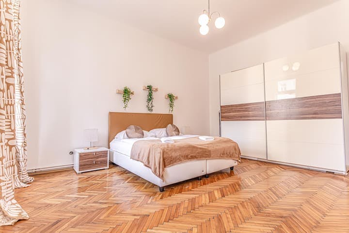 Private room for rent for €6,292 per month in Vienna, Wiedner Hauptstraße
