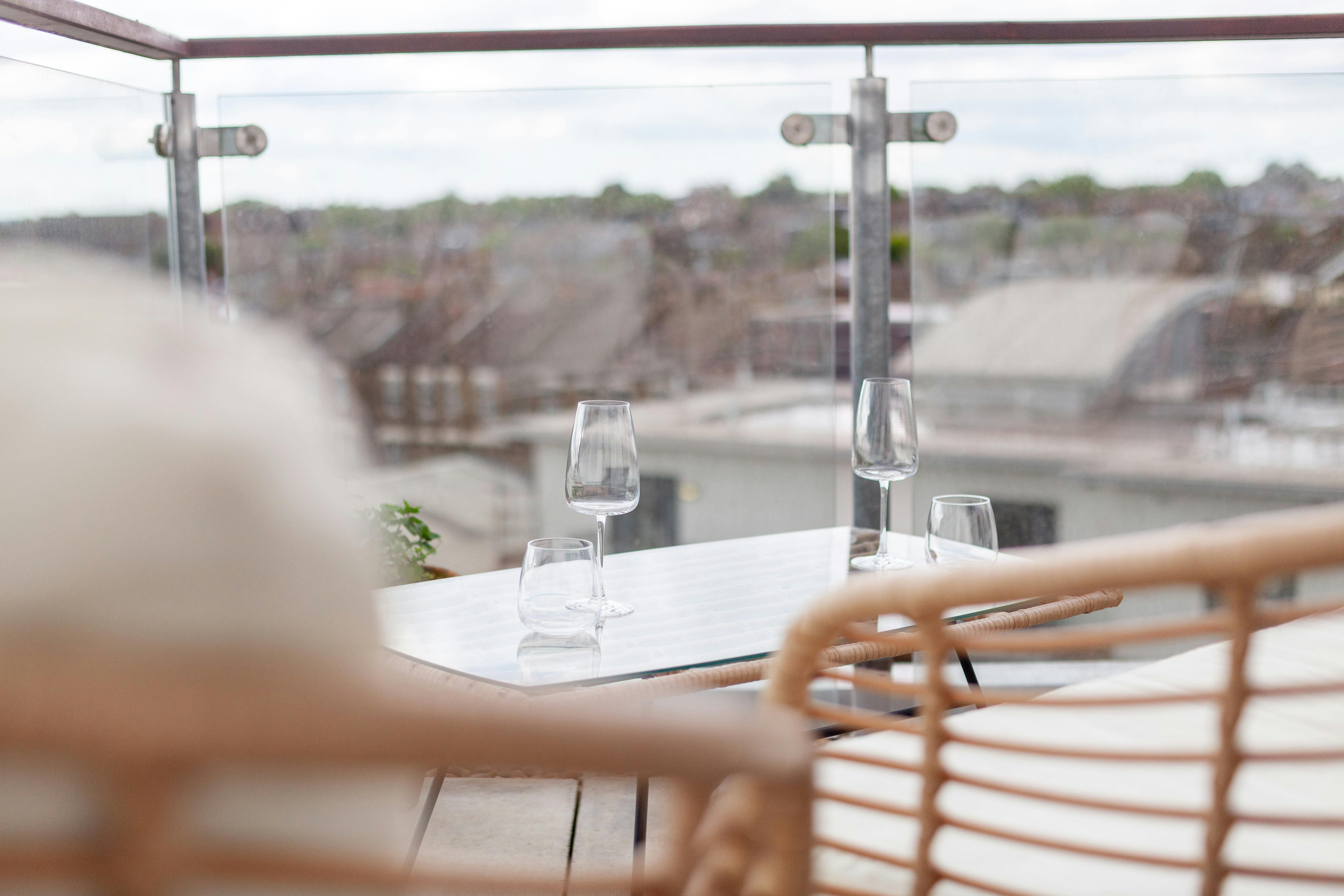 Apartment for rent for €5,453 per month in London, Plough Close