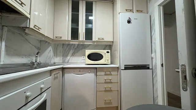 4-Bedroom Apartment in Calle del Poeta Blas de Otero, Madrid (1548984) room image 10
