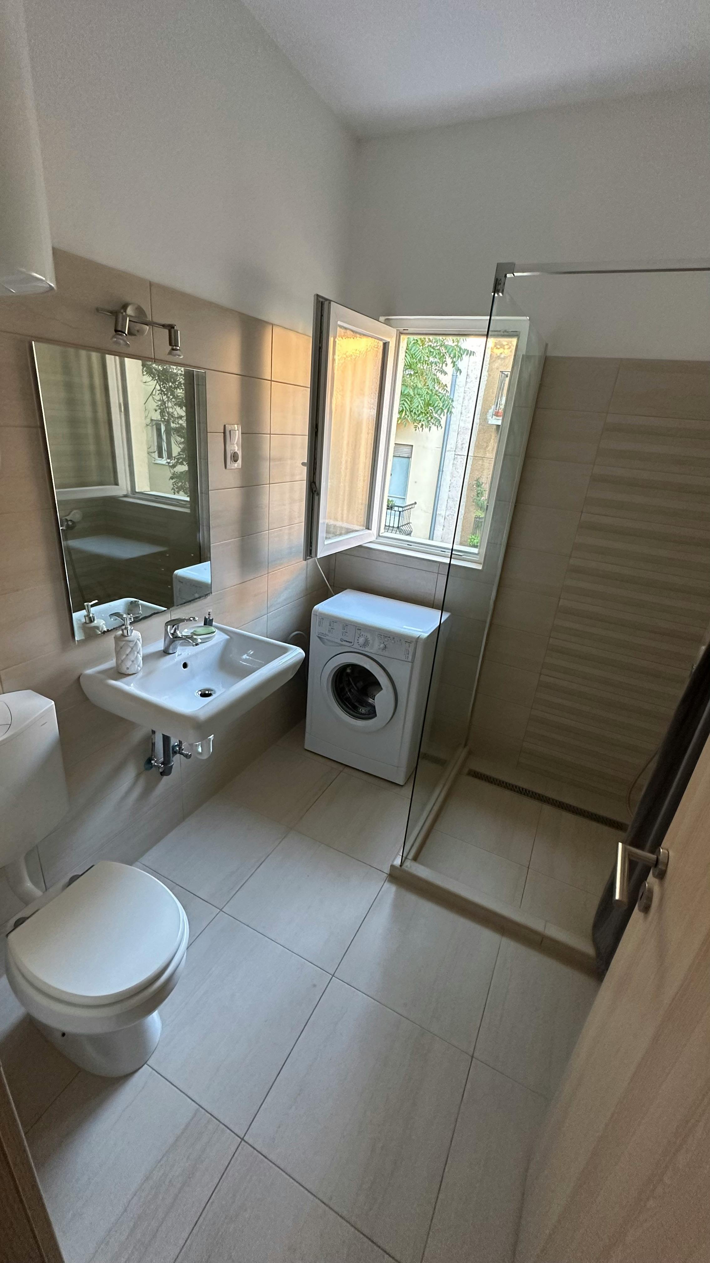 Apartment Budapest, 1 bed, 12m² — photo 4