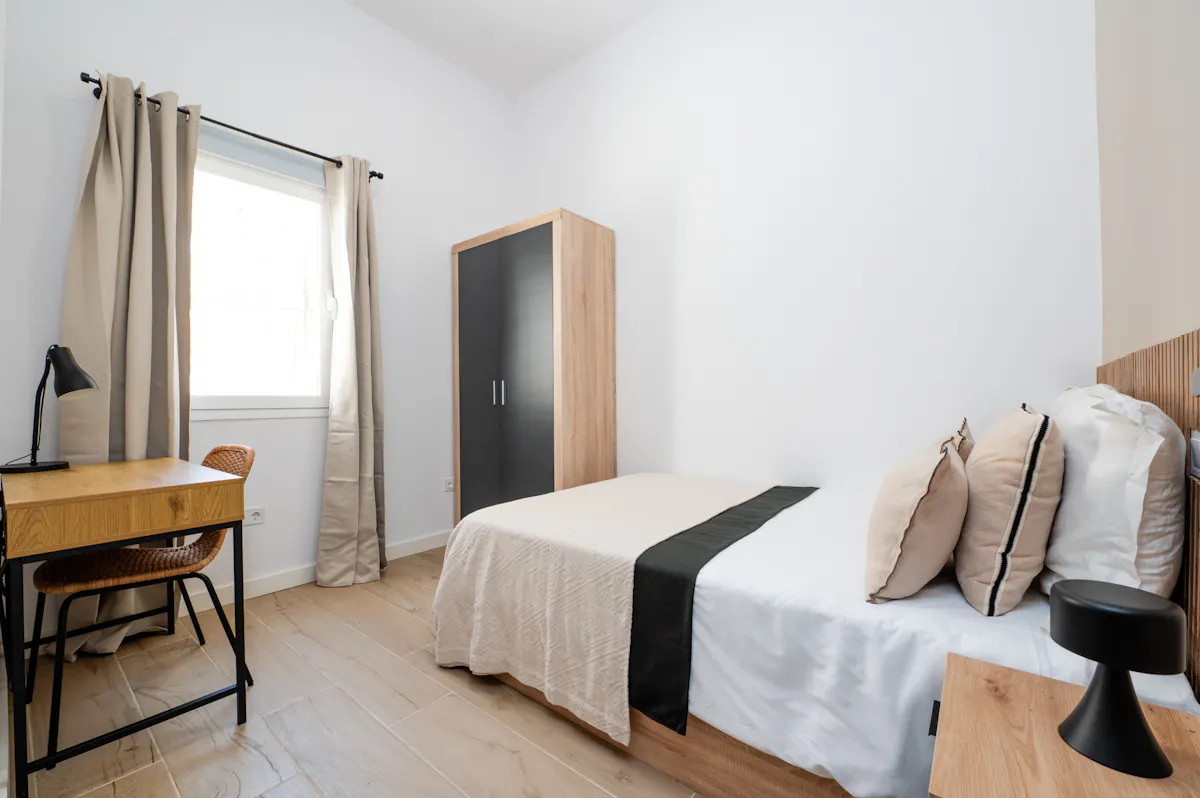Private room in Calle María Zayas, Madrid (1549145) ROOM