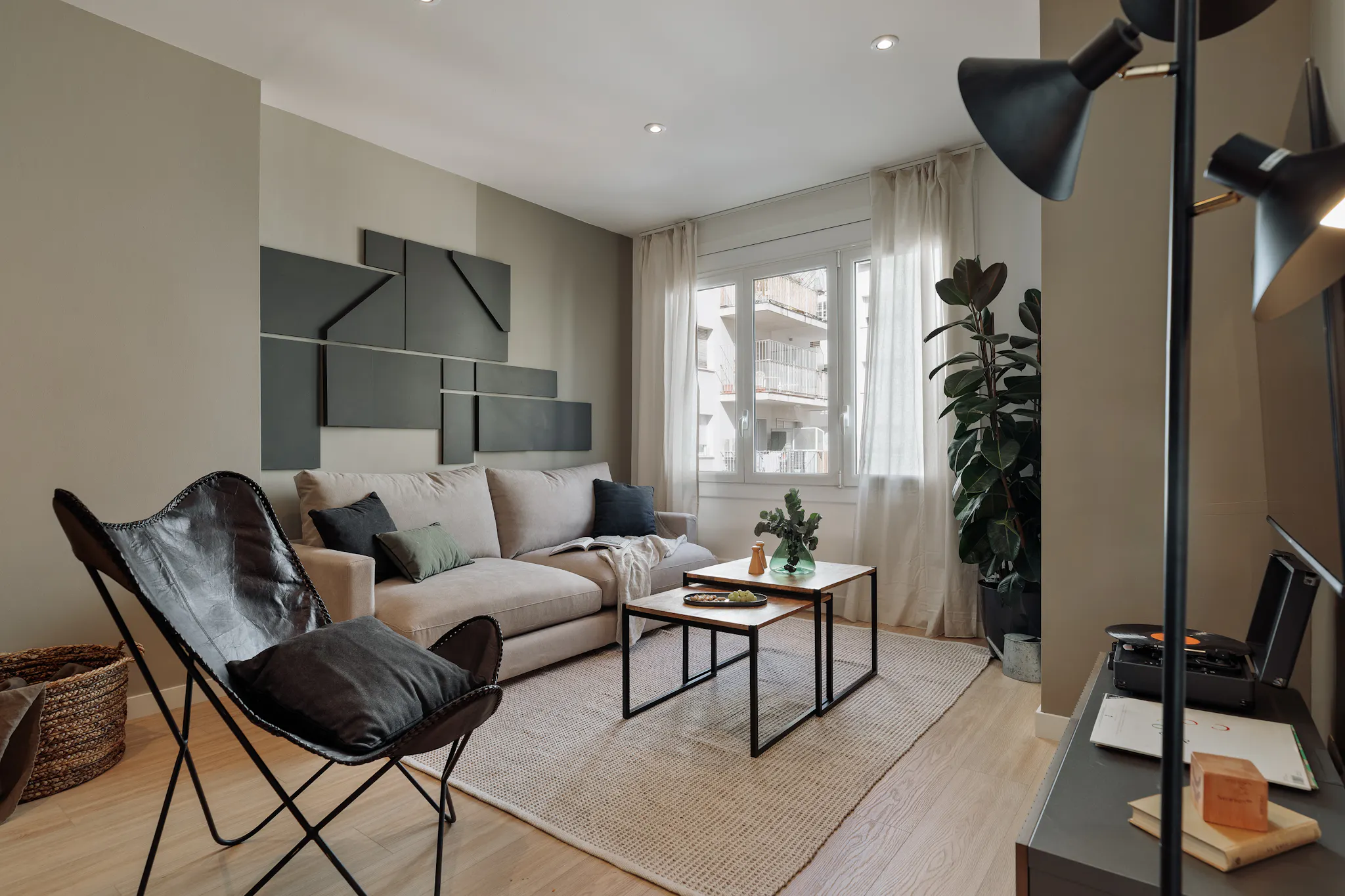 Carrer de Loreto, Barcelona preview