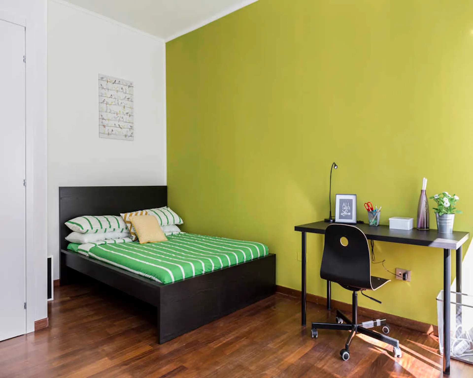 Via Giuseppe Frua, Milan preview