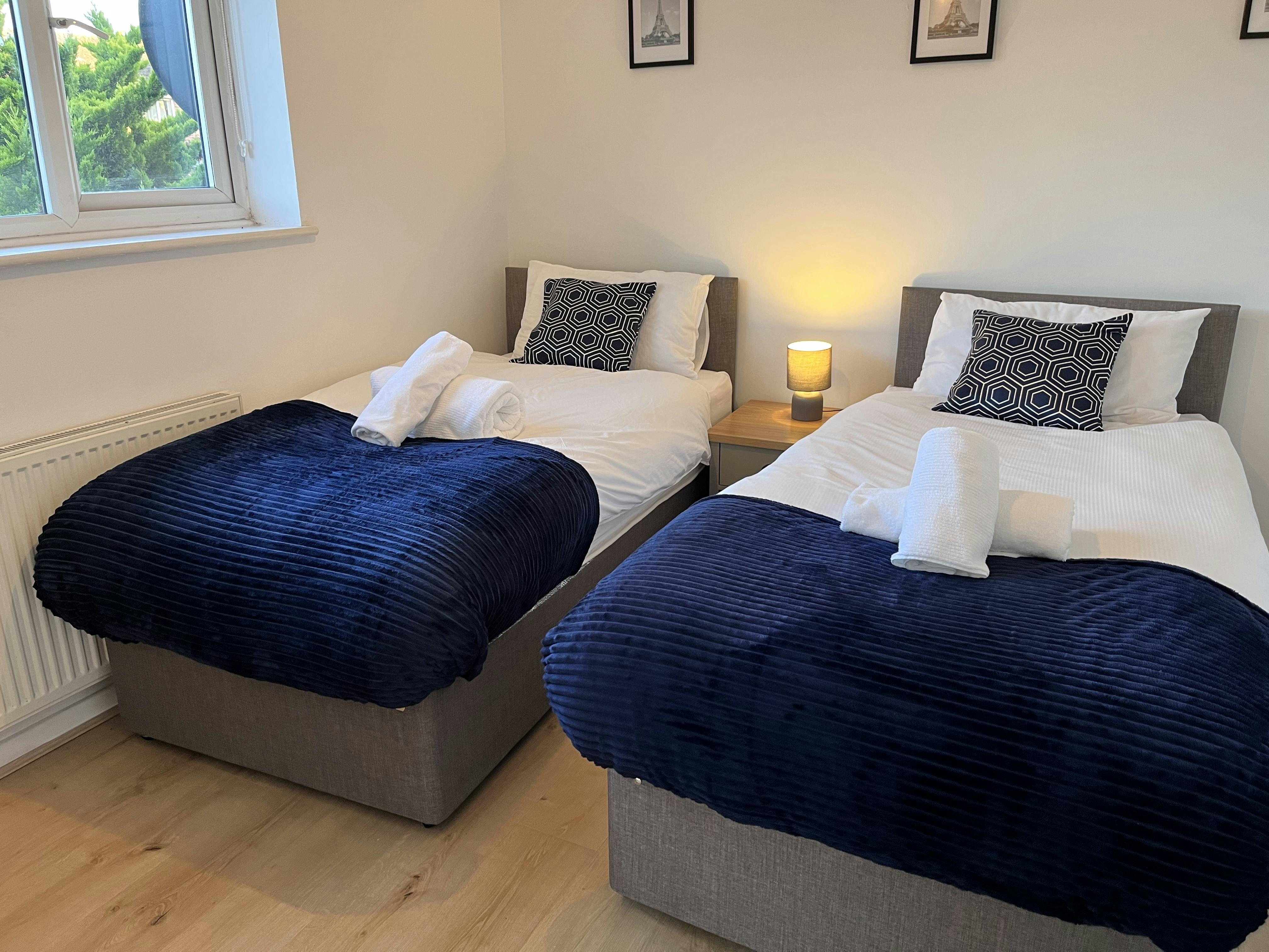 Будинок за оренду для 3 408 EUR на місяць у Kettering, Thirlmere Close