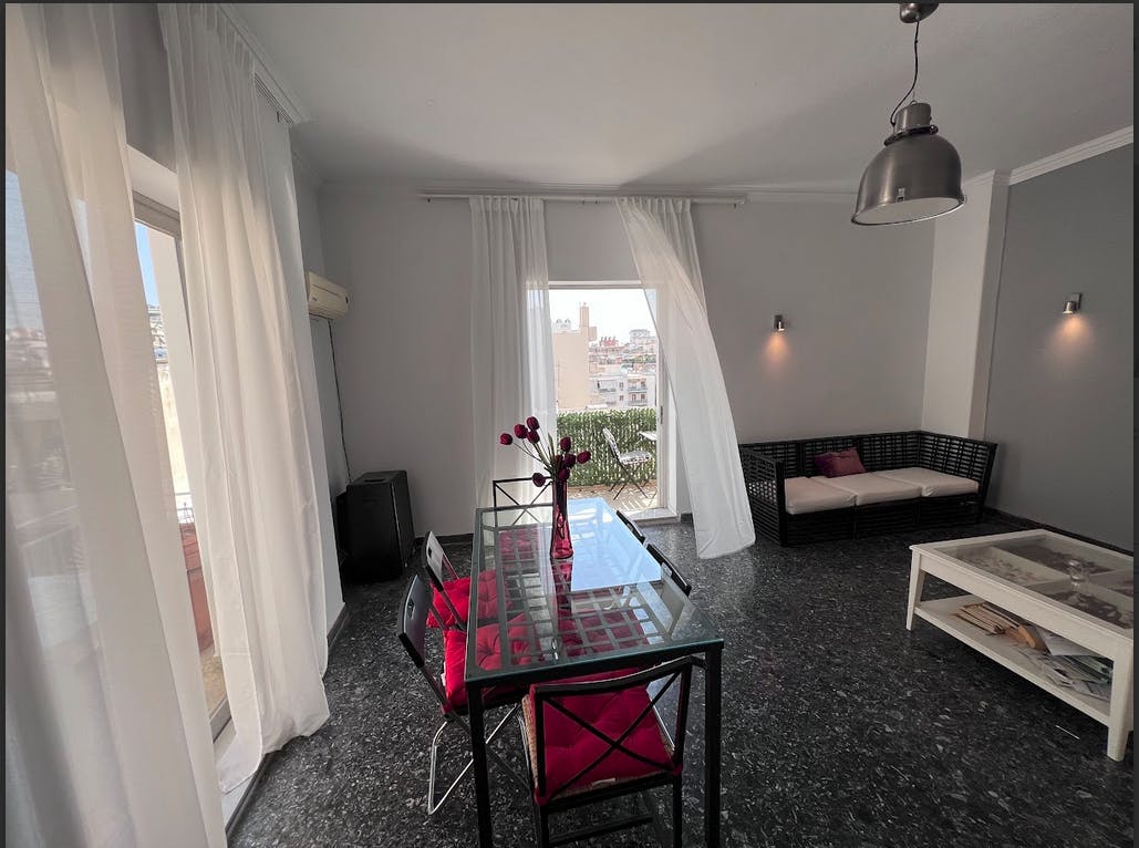 Private room for rent for €430 per month in Athens, Eptapyrgou