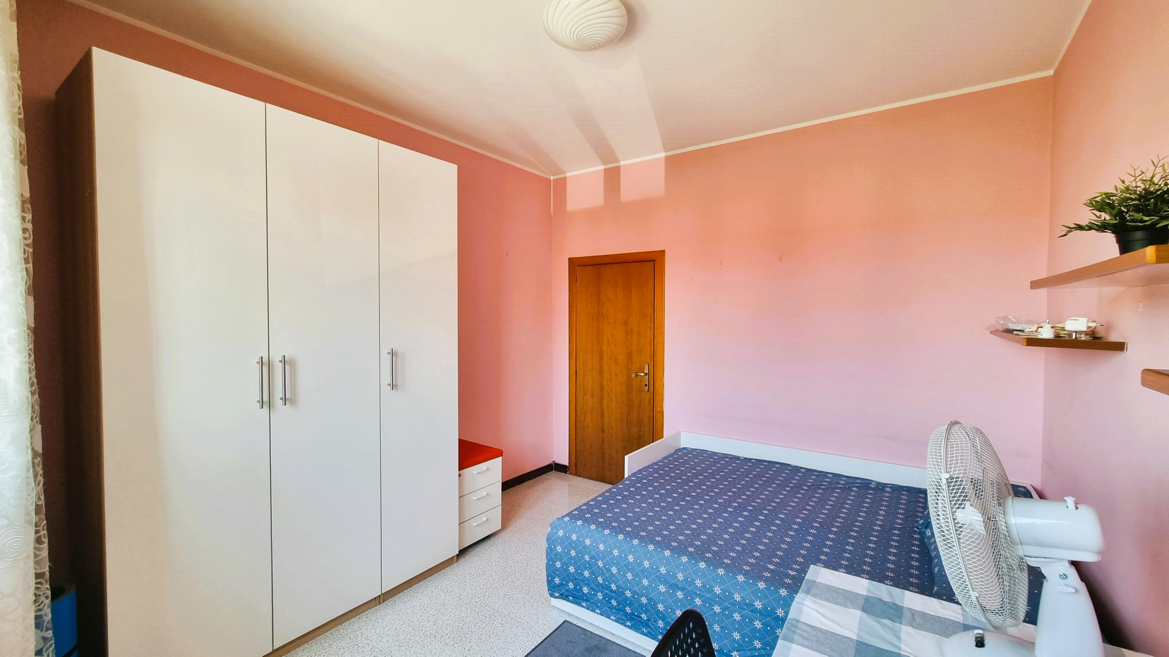 私人房间 正在以 €450 的月租出租，其位于 Milan, Via Appennini