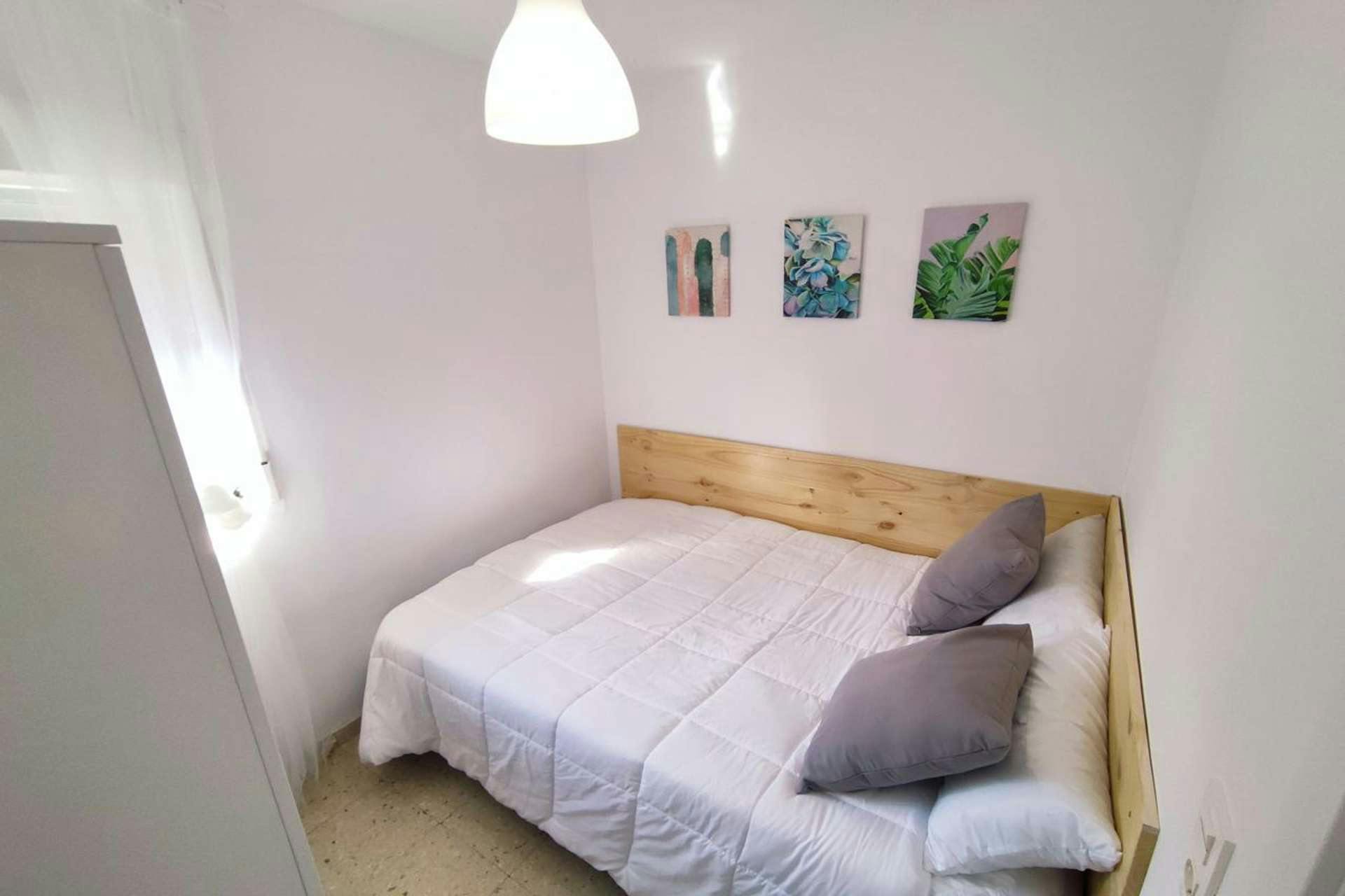 Calle Ronda del Alfareros, Granada preview