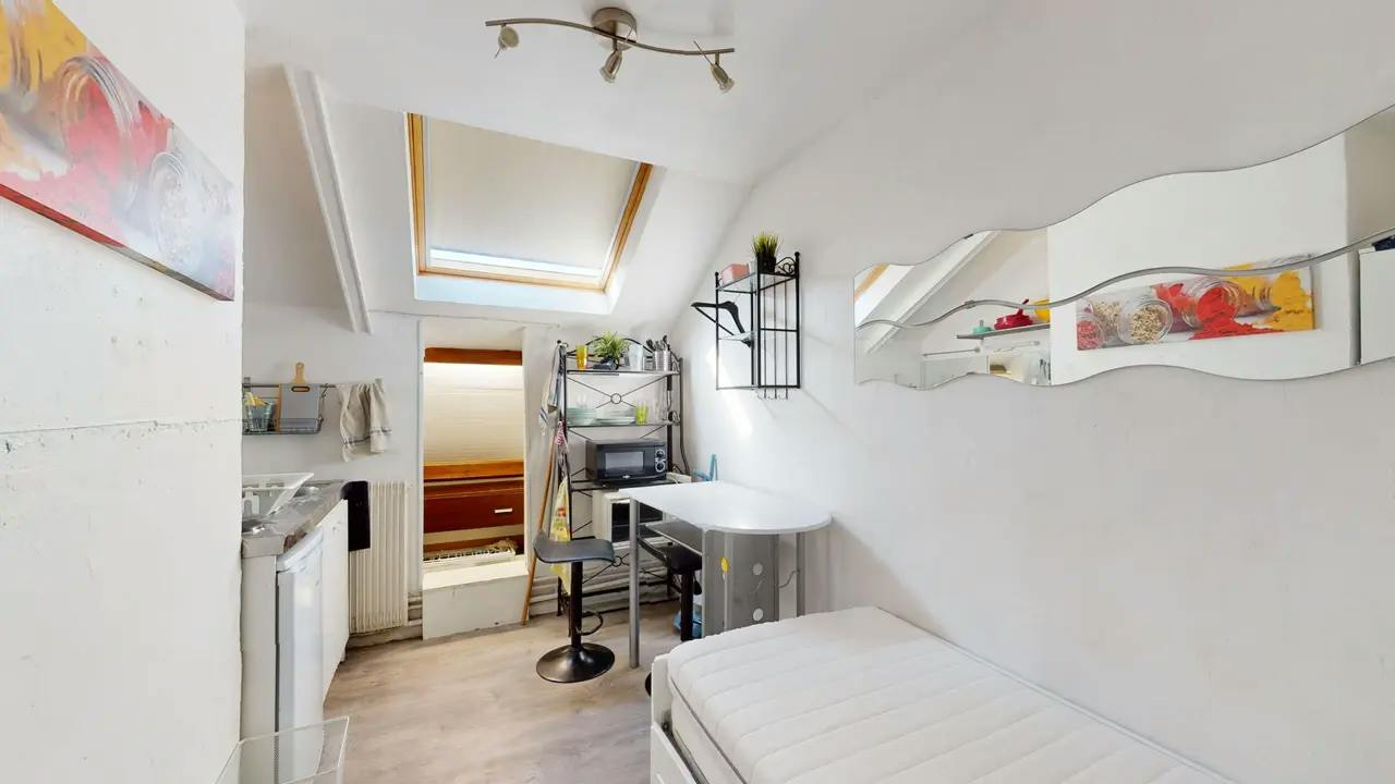 Studio for rent for €372 per month in Dijon, Rue Sambin