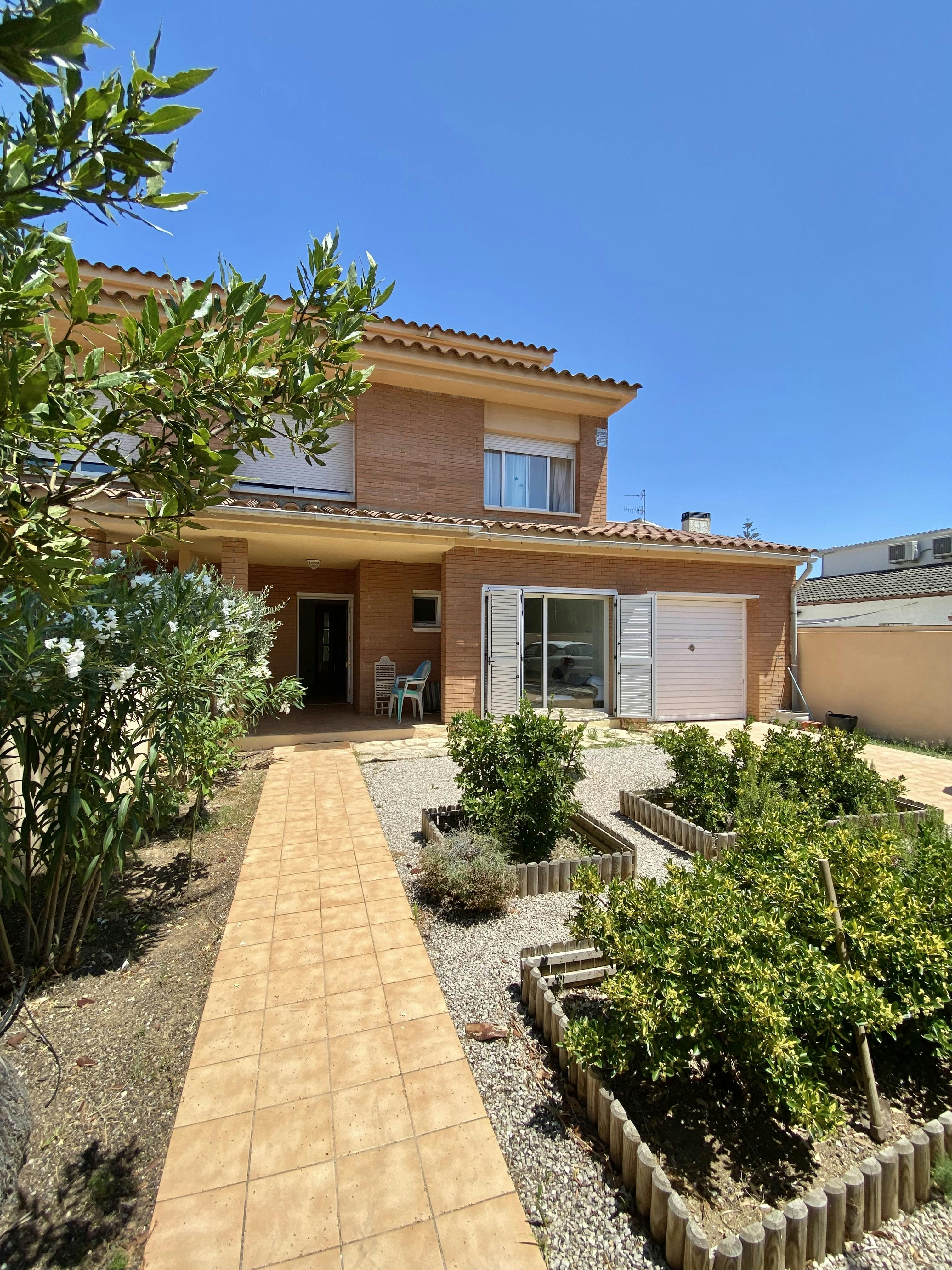 House for rent for €2,500 per month in Sant Pere de Ribes, Avinguda d'Anglaterra