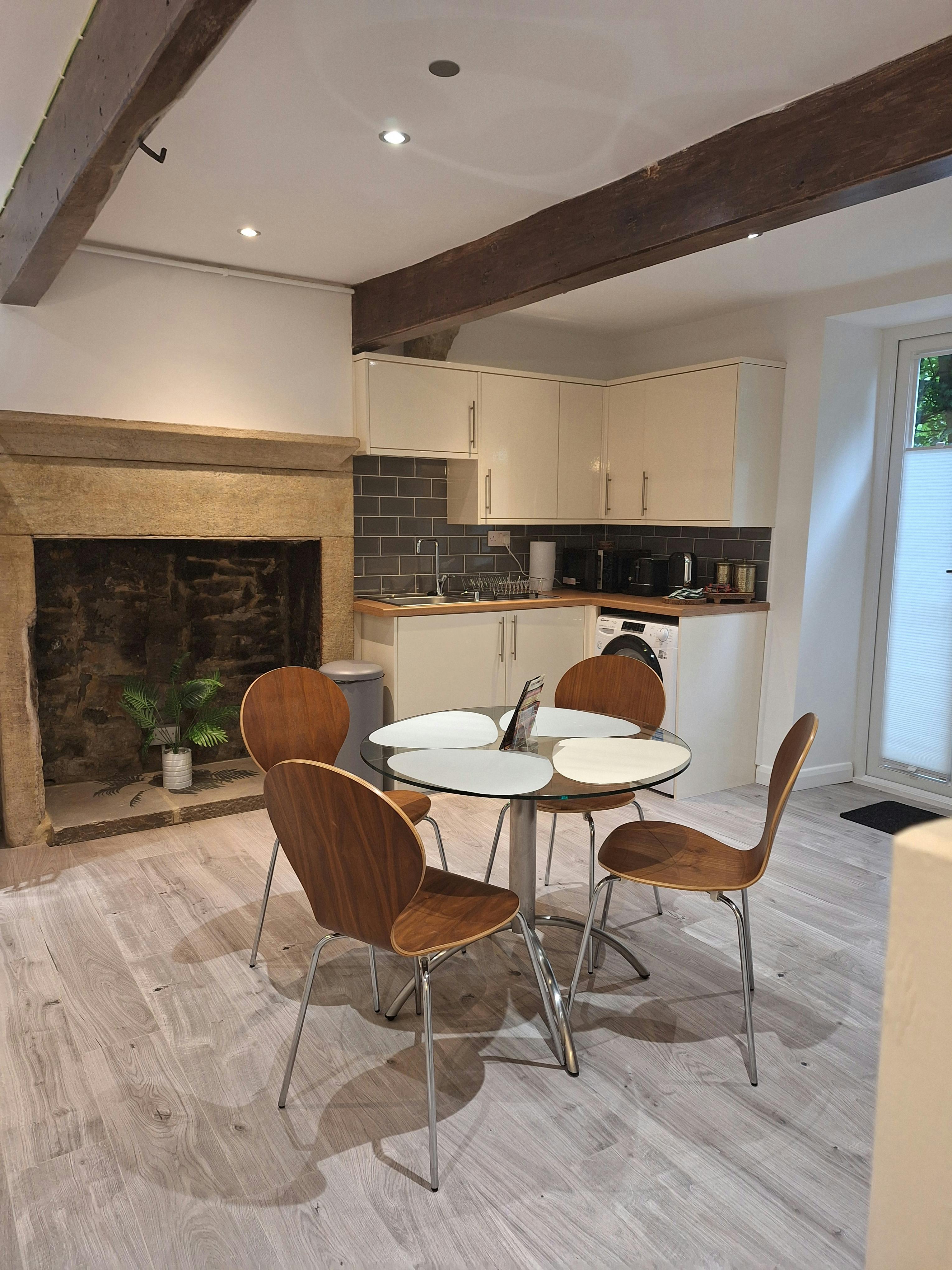 Дом сдается в аренду за 1 600 £ в месяц в Keighley, Halifax Road