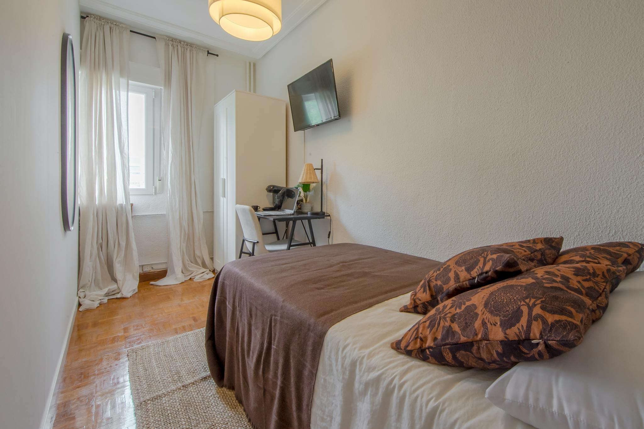 Calle de la Virgen de Aránzazu, Madrid preview