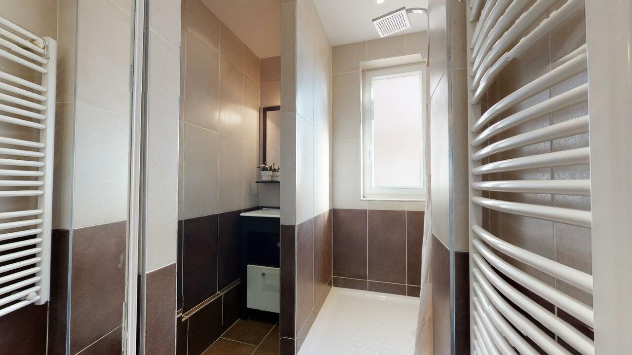 Apartment Villeurbanne, 1 bed, 12m² — photo 7