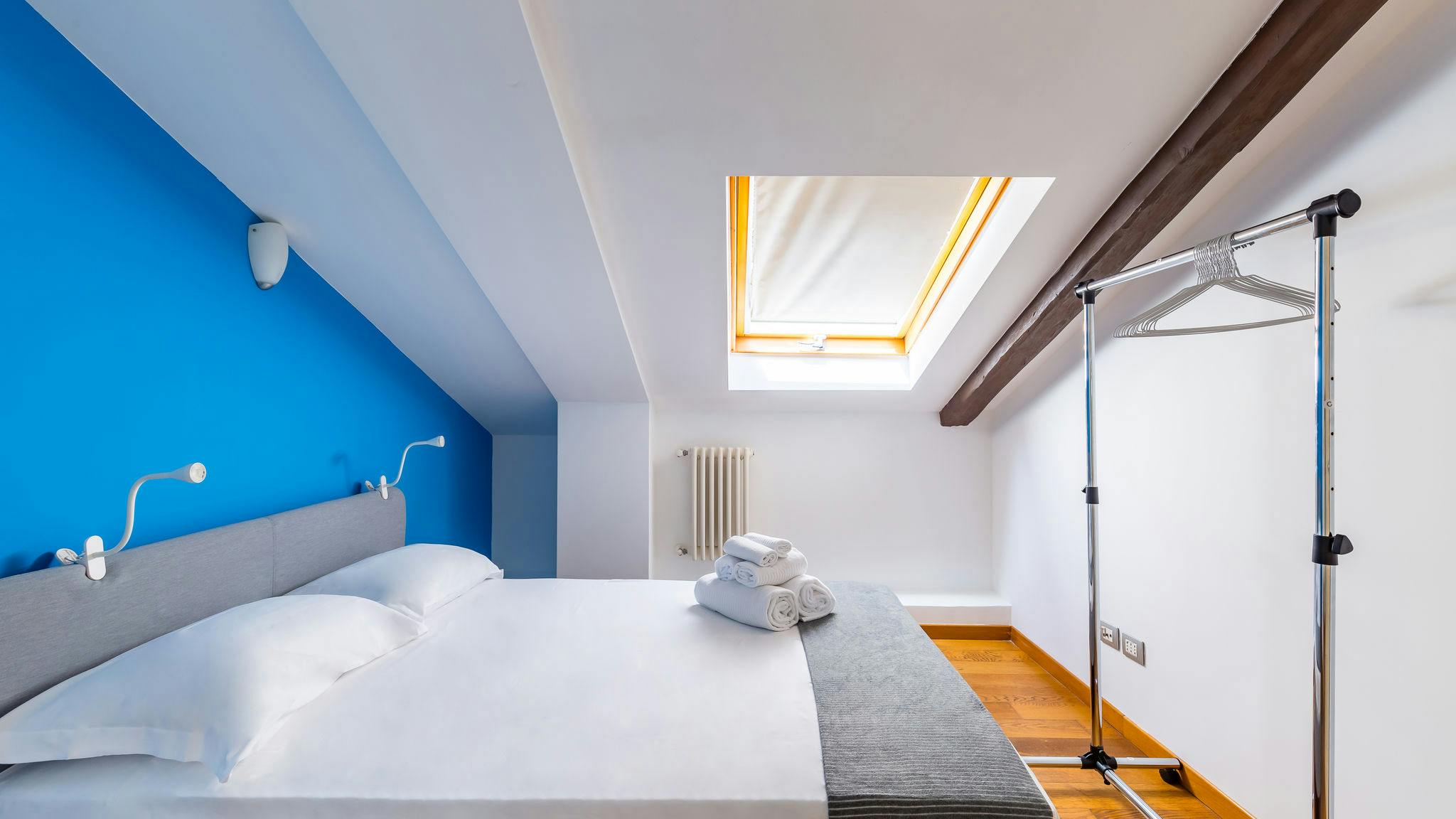 Appartement à louer pour 1 €/mois à Naples, Via Duomo