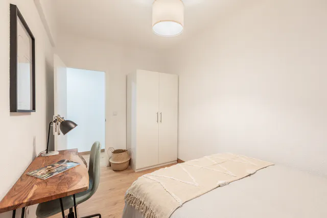 Private room in Calle Maestro Bretón, Alicante (1550642) room image 16