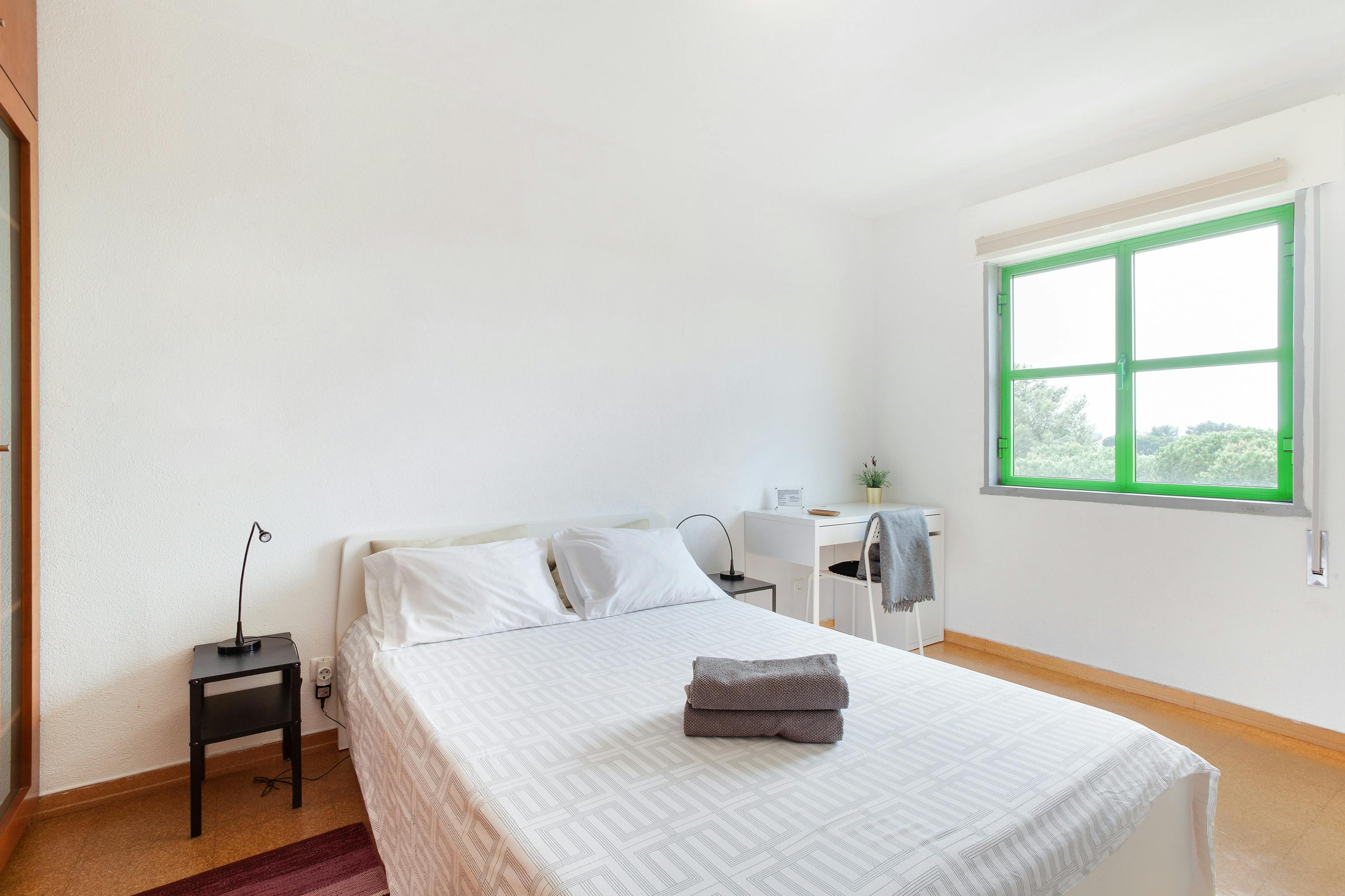 Private room for rent for €620 per month in Lisbon, Avenida Doutor Arlindo Vicente