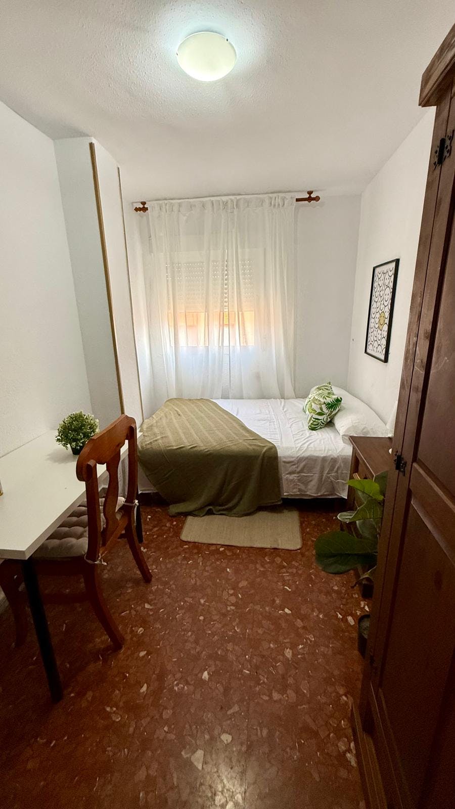 Calle Juan de la Encina, Almería preview