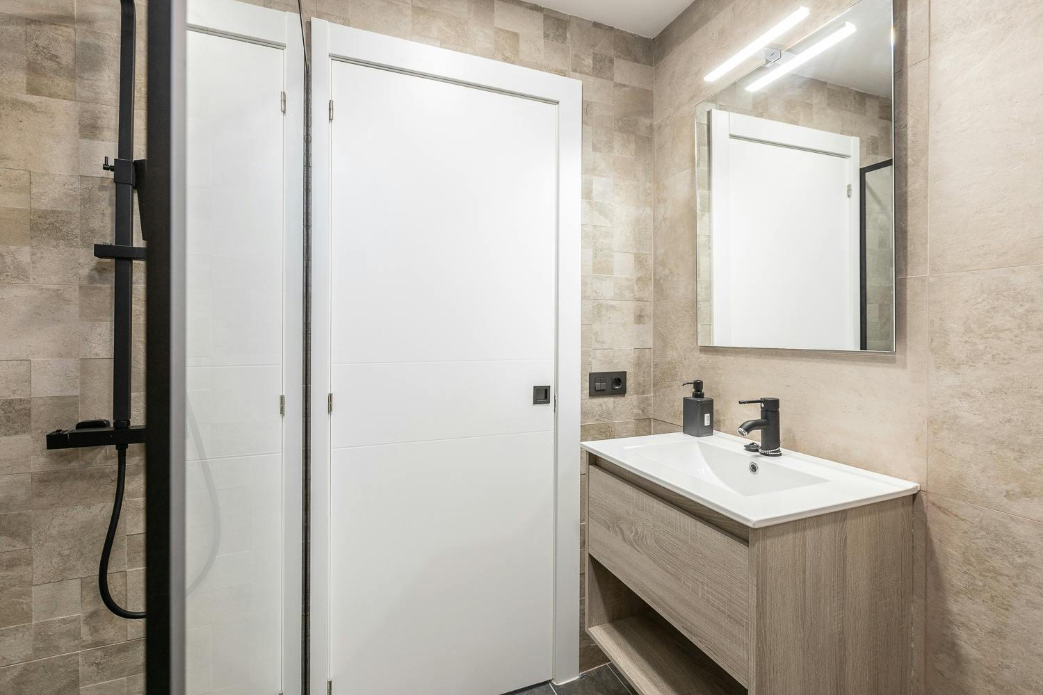 Apartment Valencia, 1 bed, 12m² — photo 21