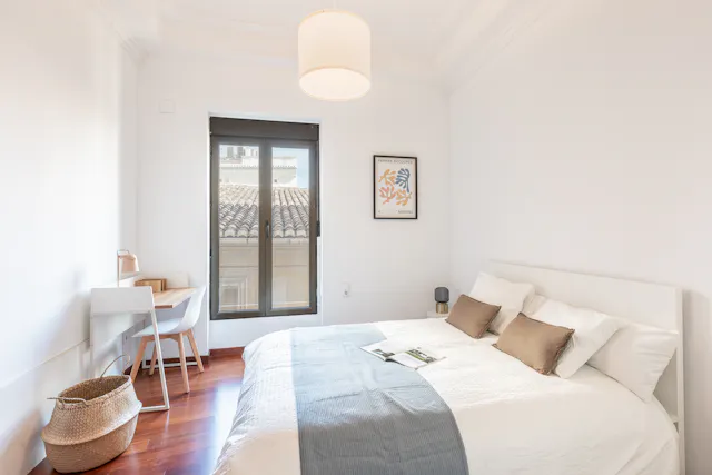 Private room in Calle Navellos, Valencia (1550880) room image 1