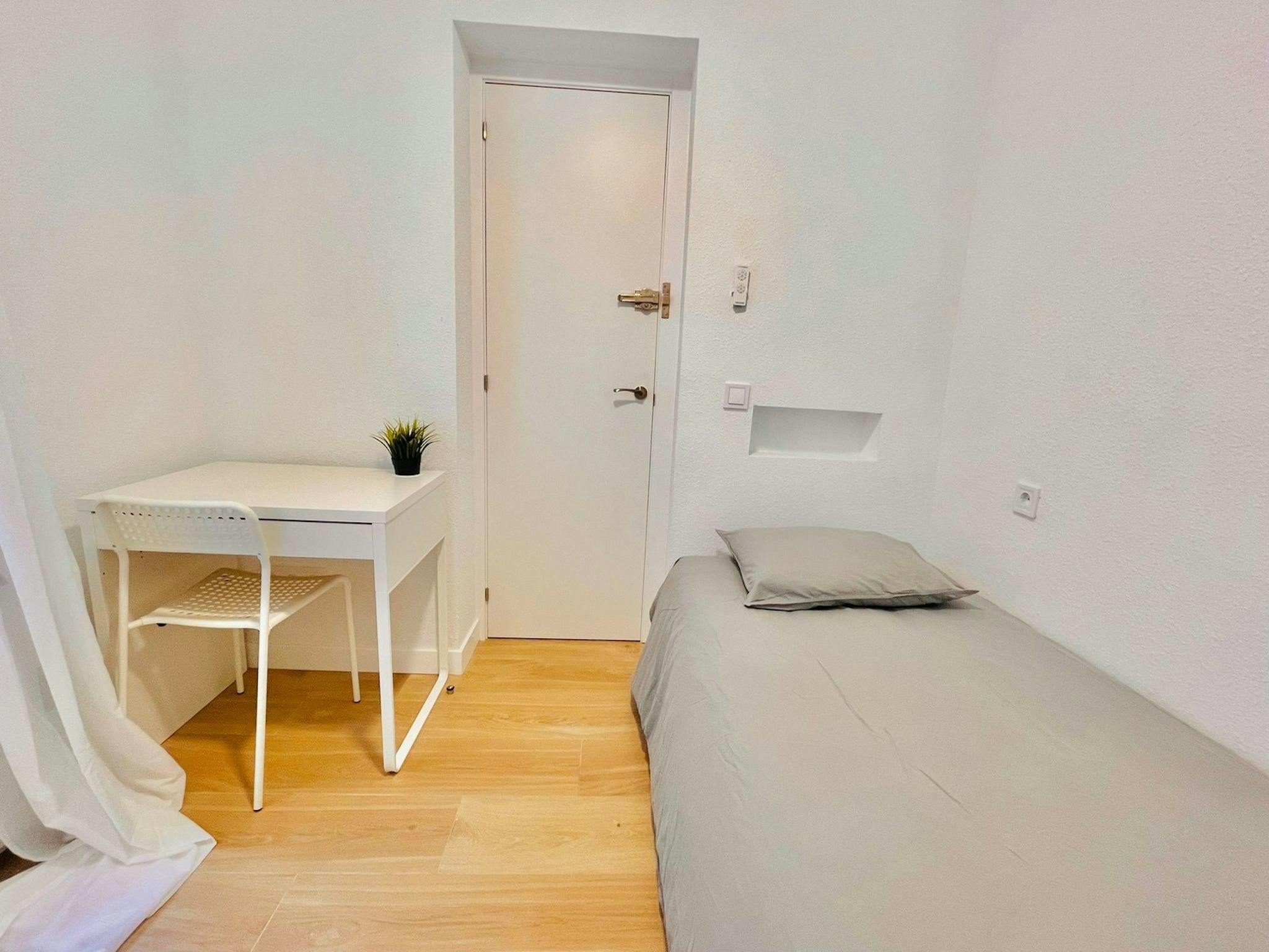 Calle de Picos de Europa, Madrid preview