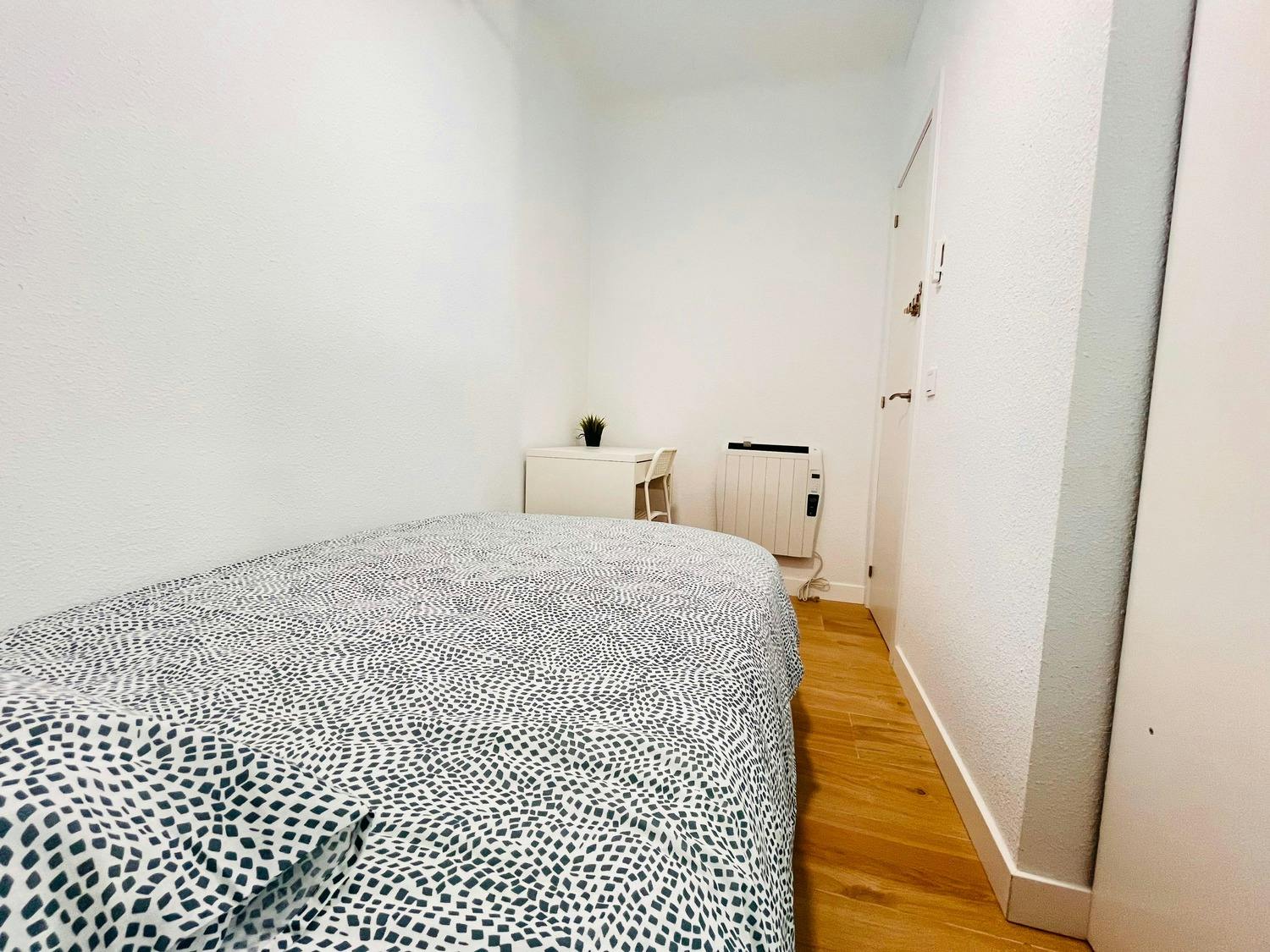 Apartment Madrid, 1 bed, 8m² — photo 25