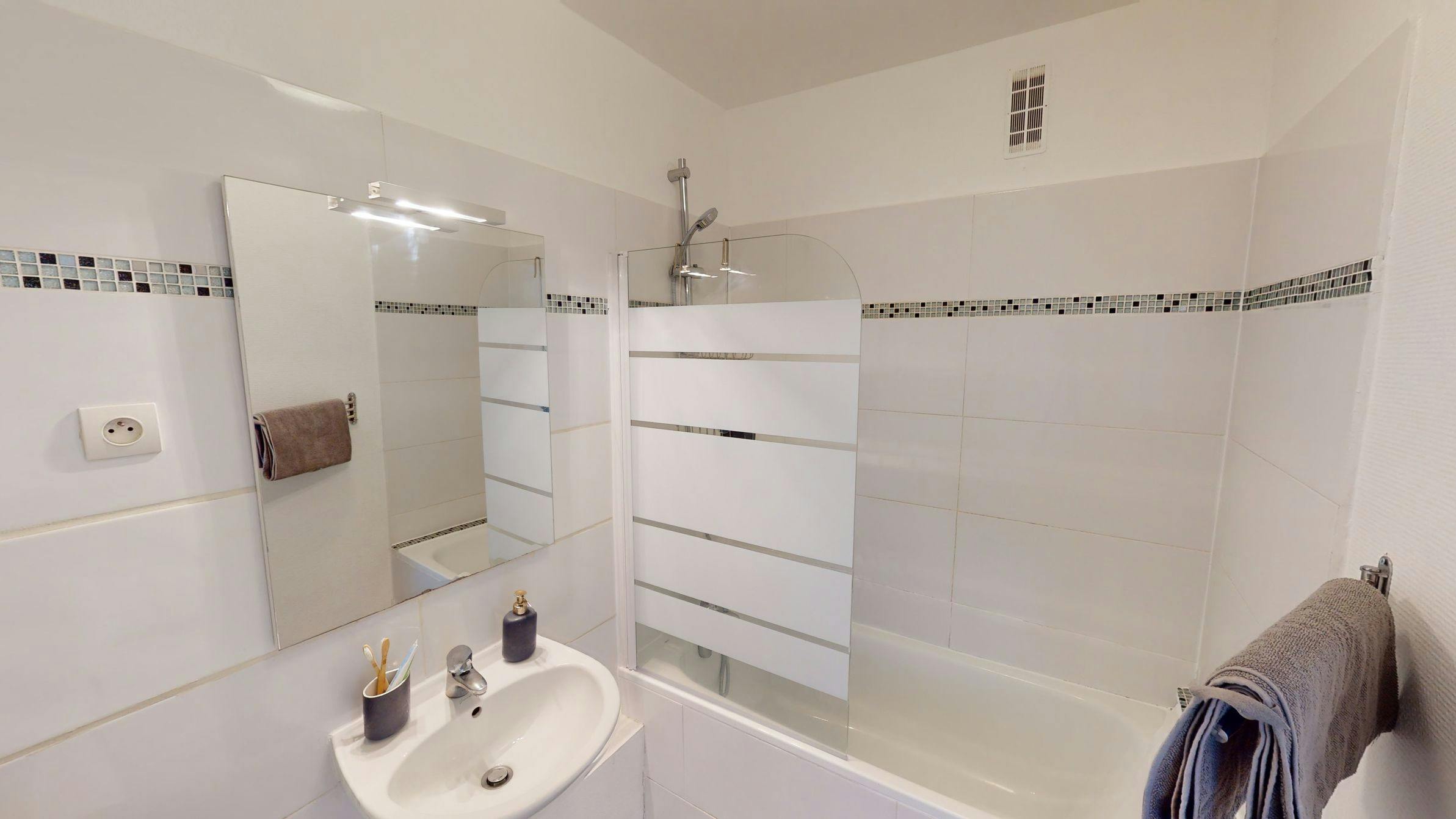 Apartment Clichy, 1 bed, 11m² — photo 10