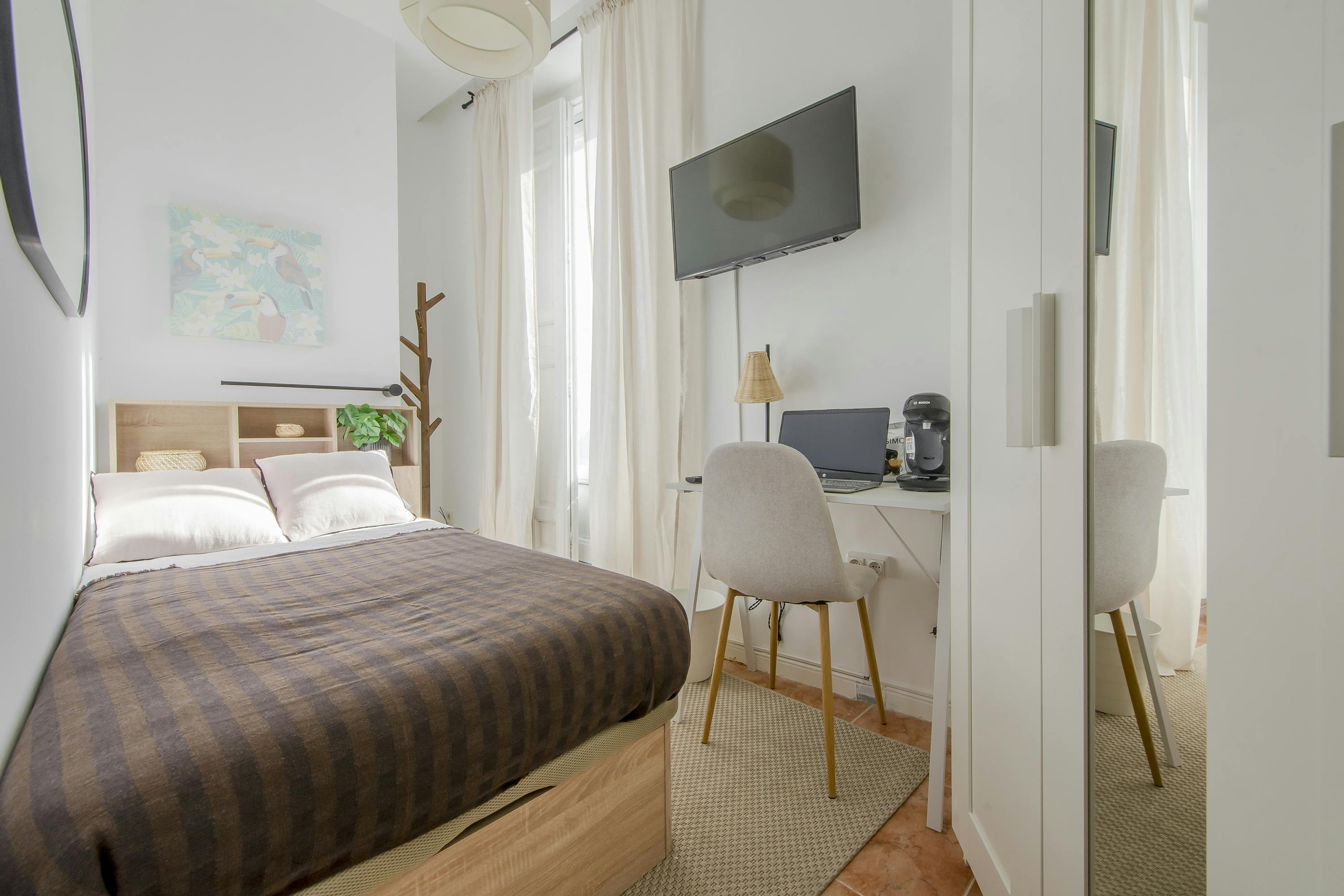 Calle de Abades, Madrid preview