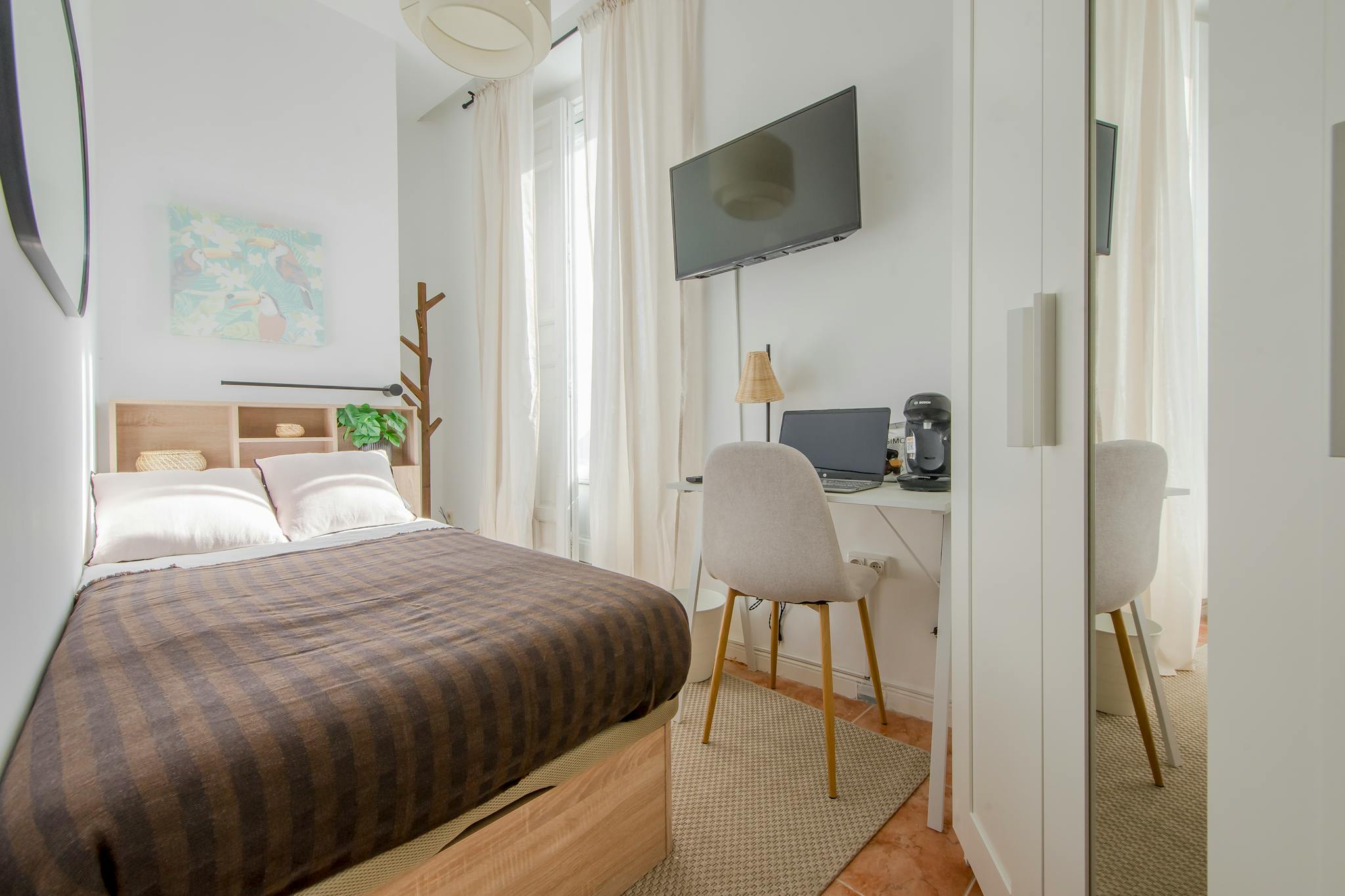 Calle de Abades, Madrid preview